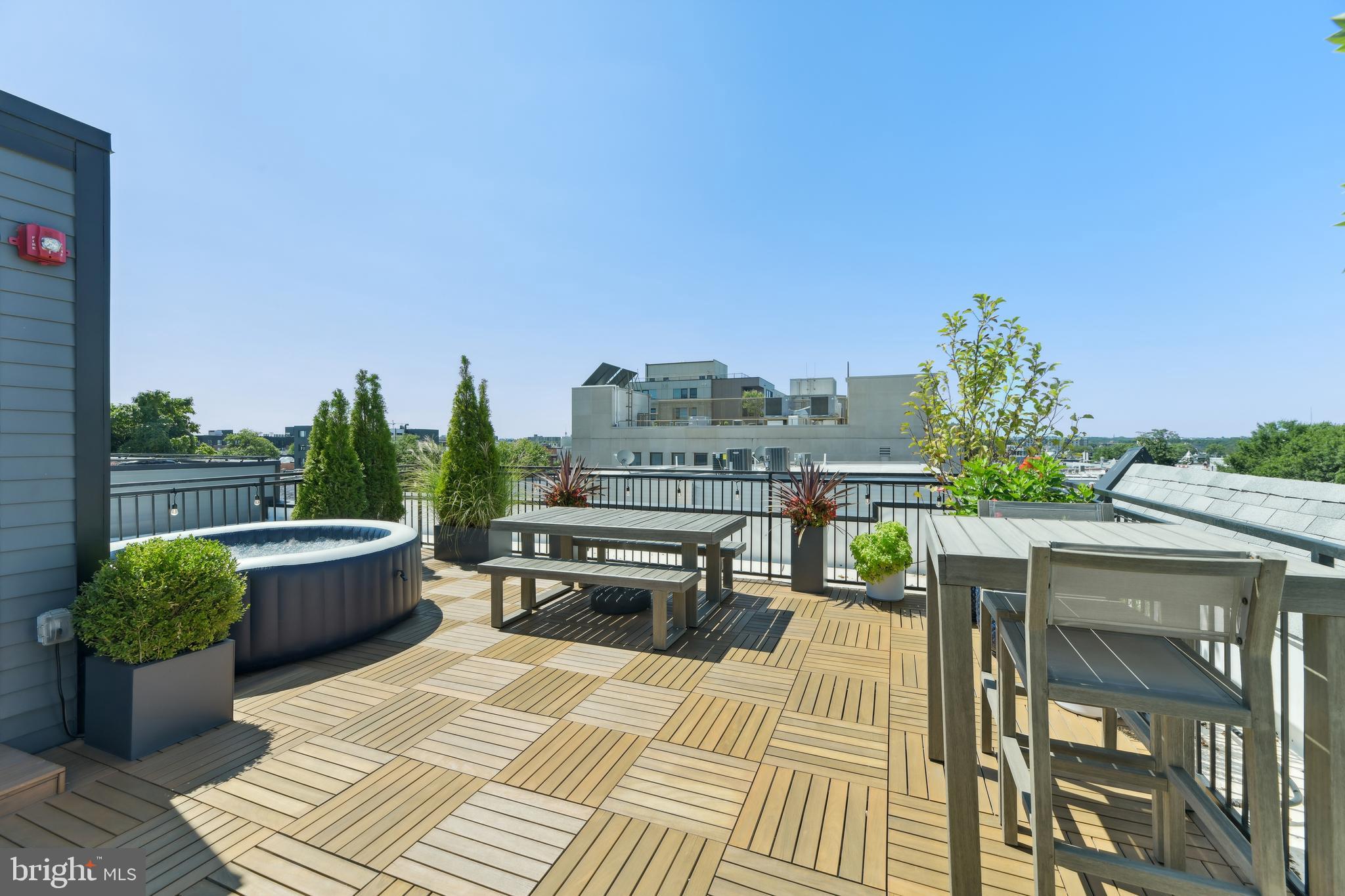 646 NEWTON PLACE NW 301