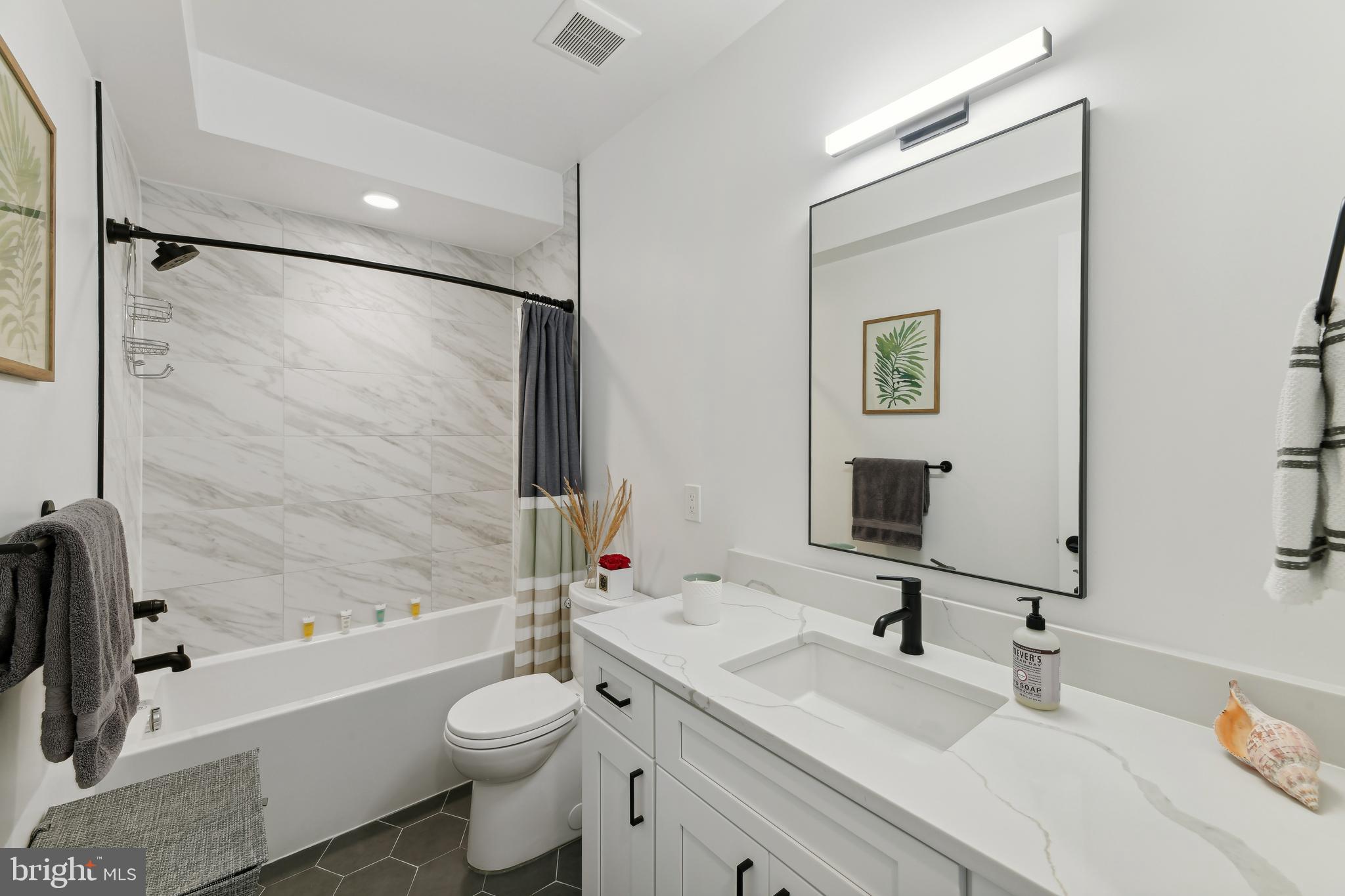 646 NEWTON PLACE NW 301