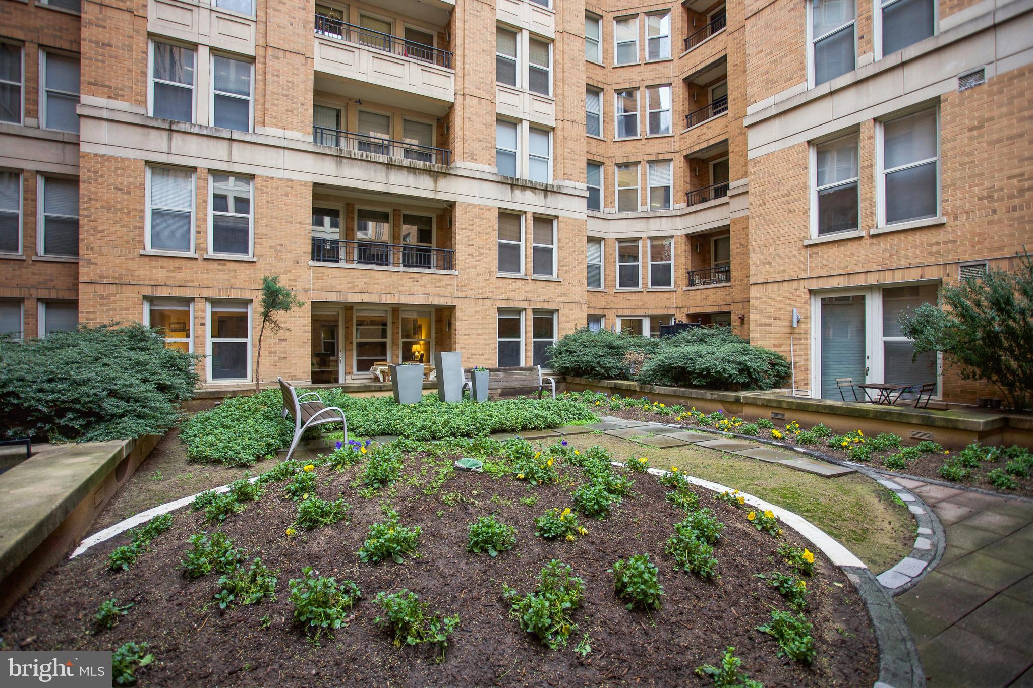 915 E STREET NW 306