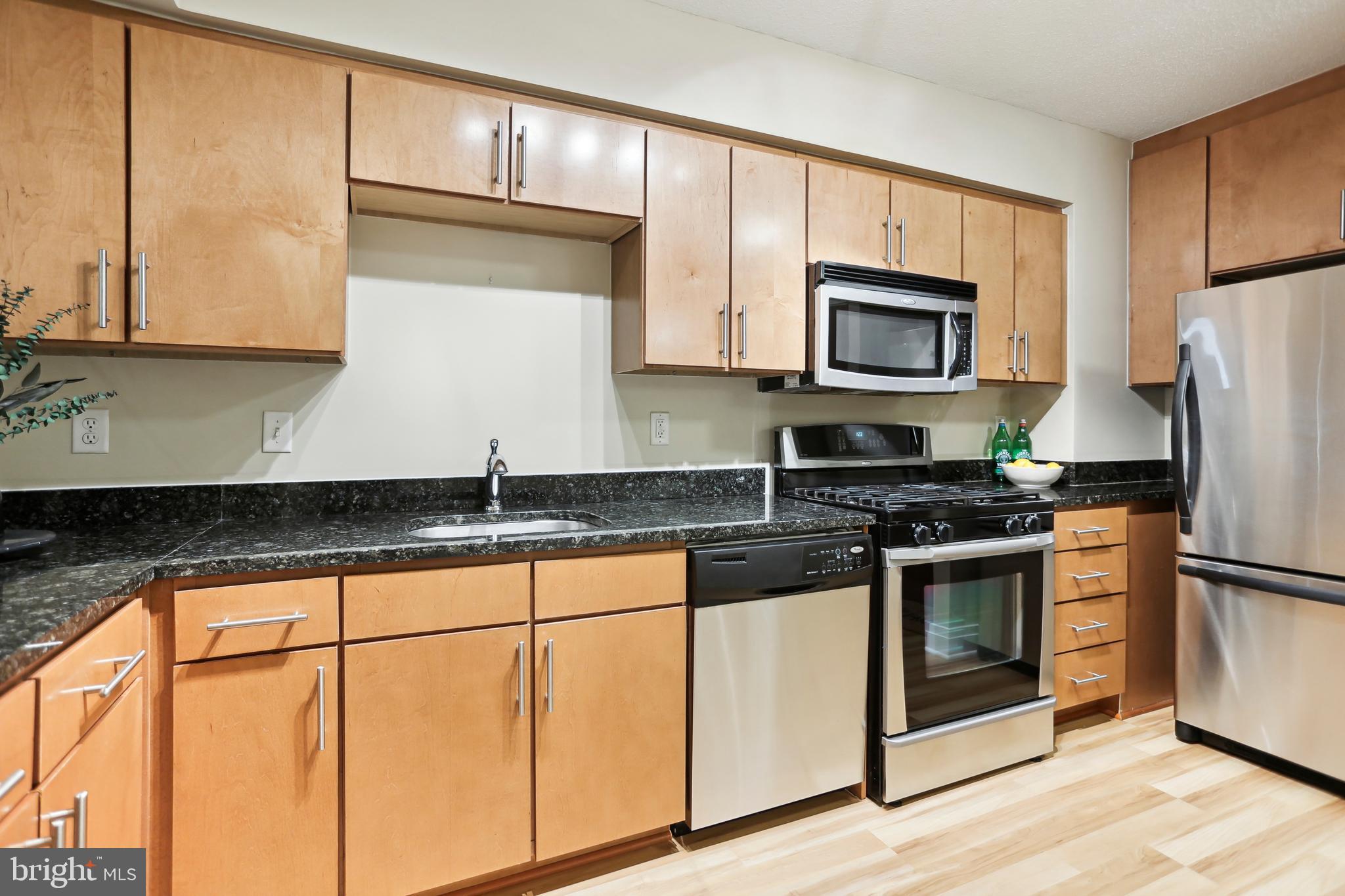 915 E STREET NW 306