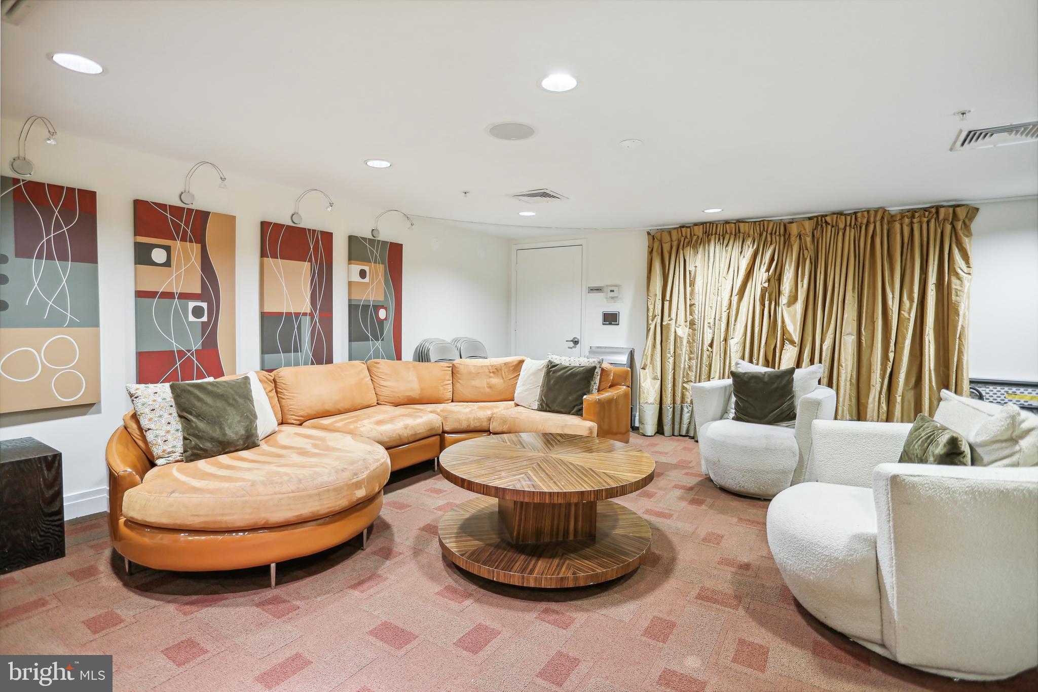 915 E STREET NW 306