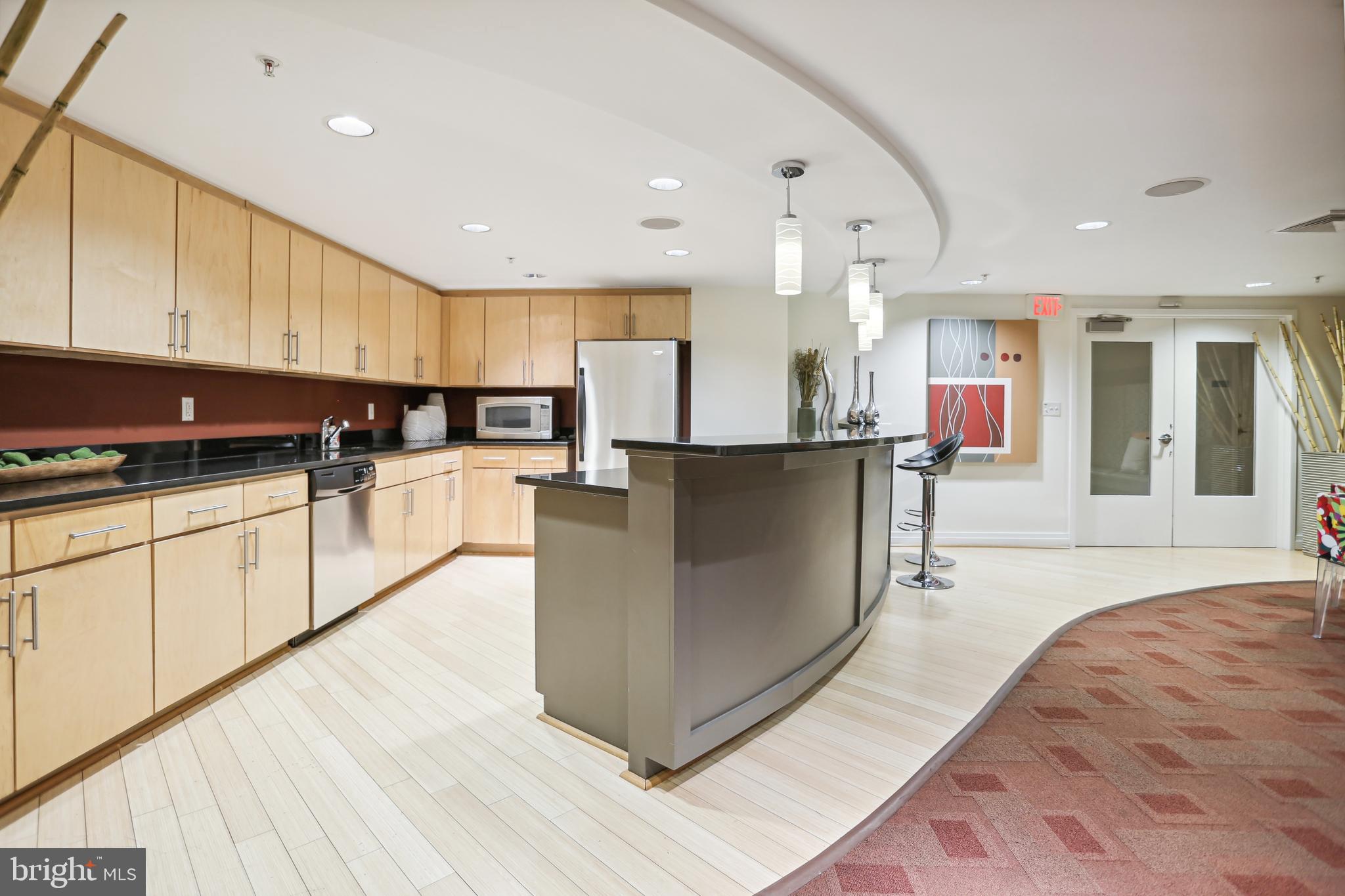 915 E STREET NW 306