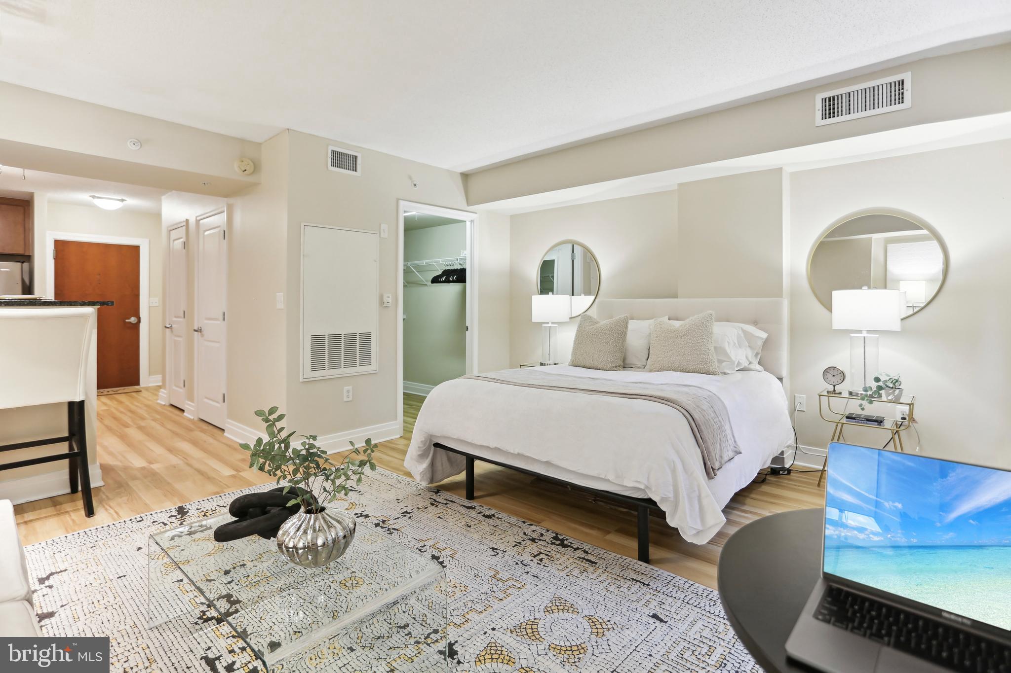 915 E STREET NW 306