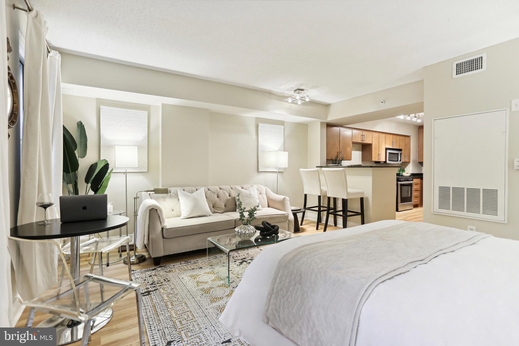 915 E STREET NW 306