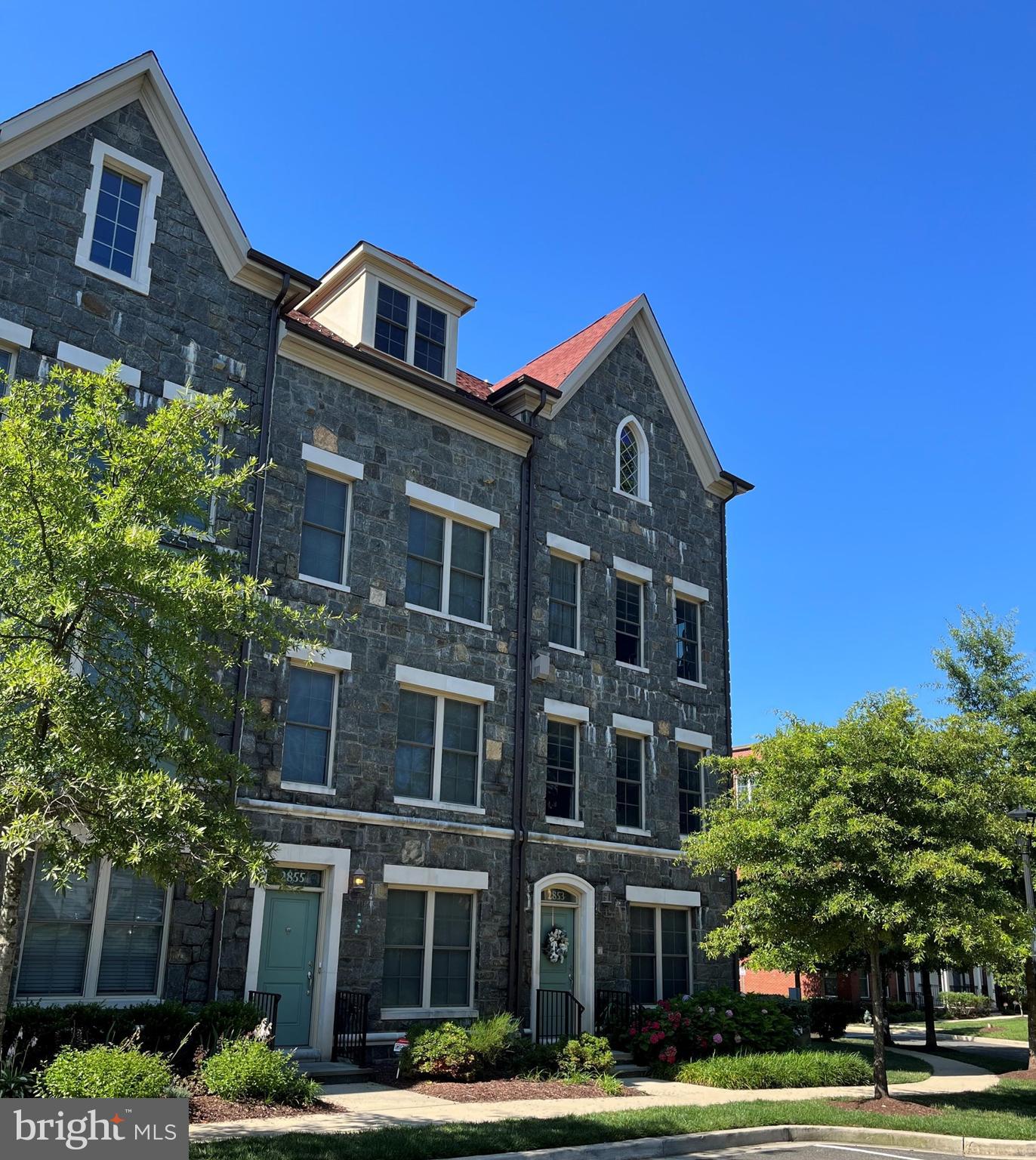 2855 CHANCELLORS WAY NE