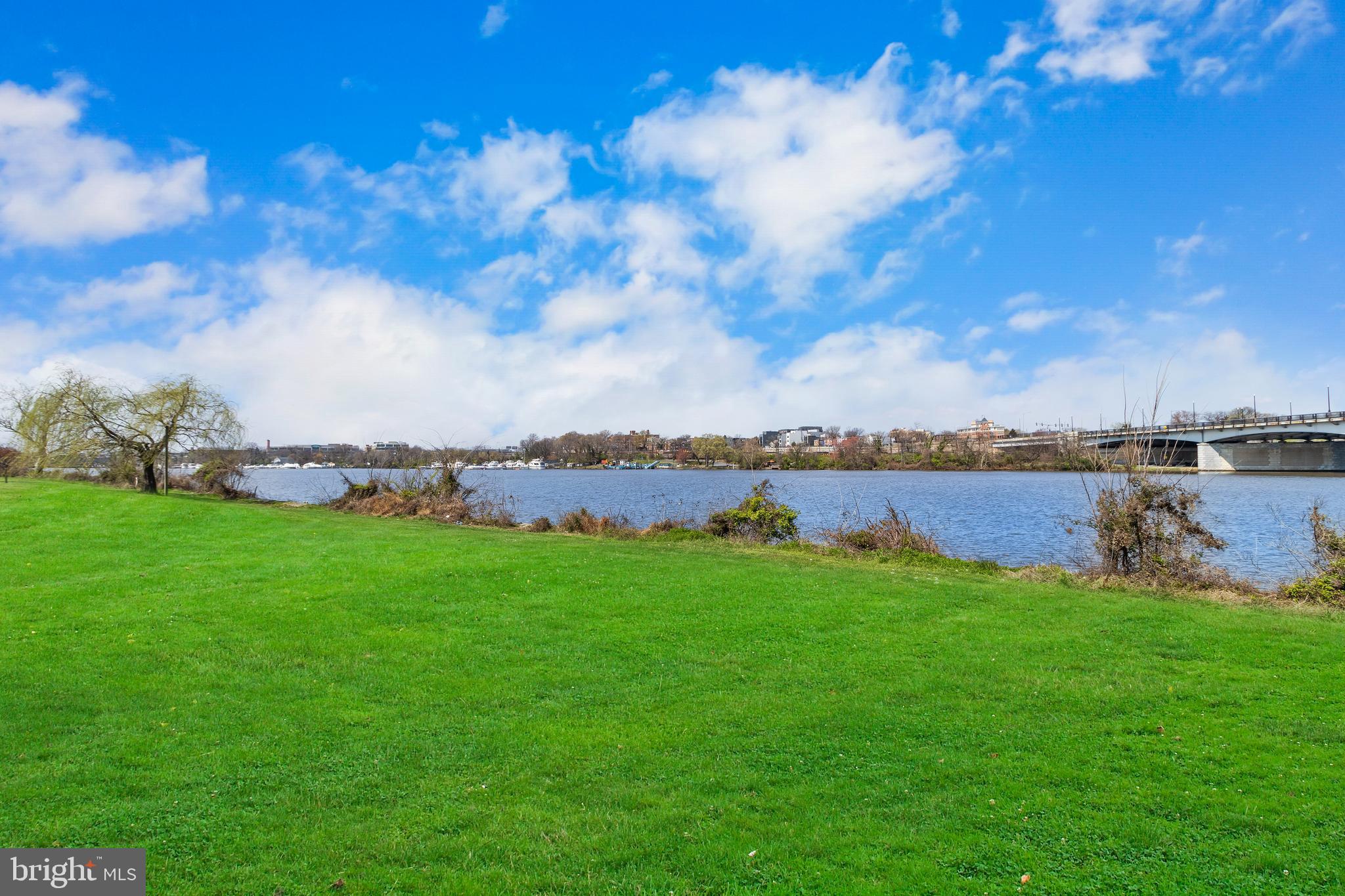 2235 PROUT STREET SE