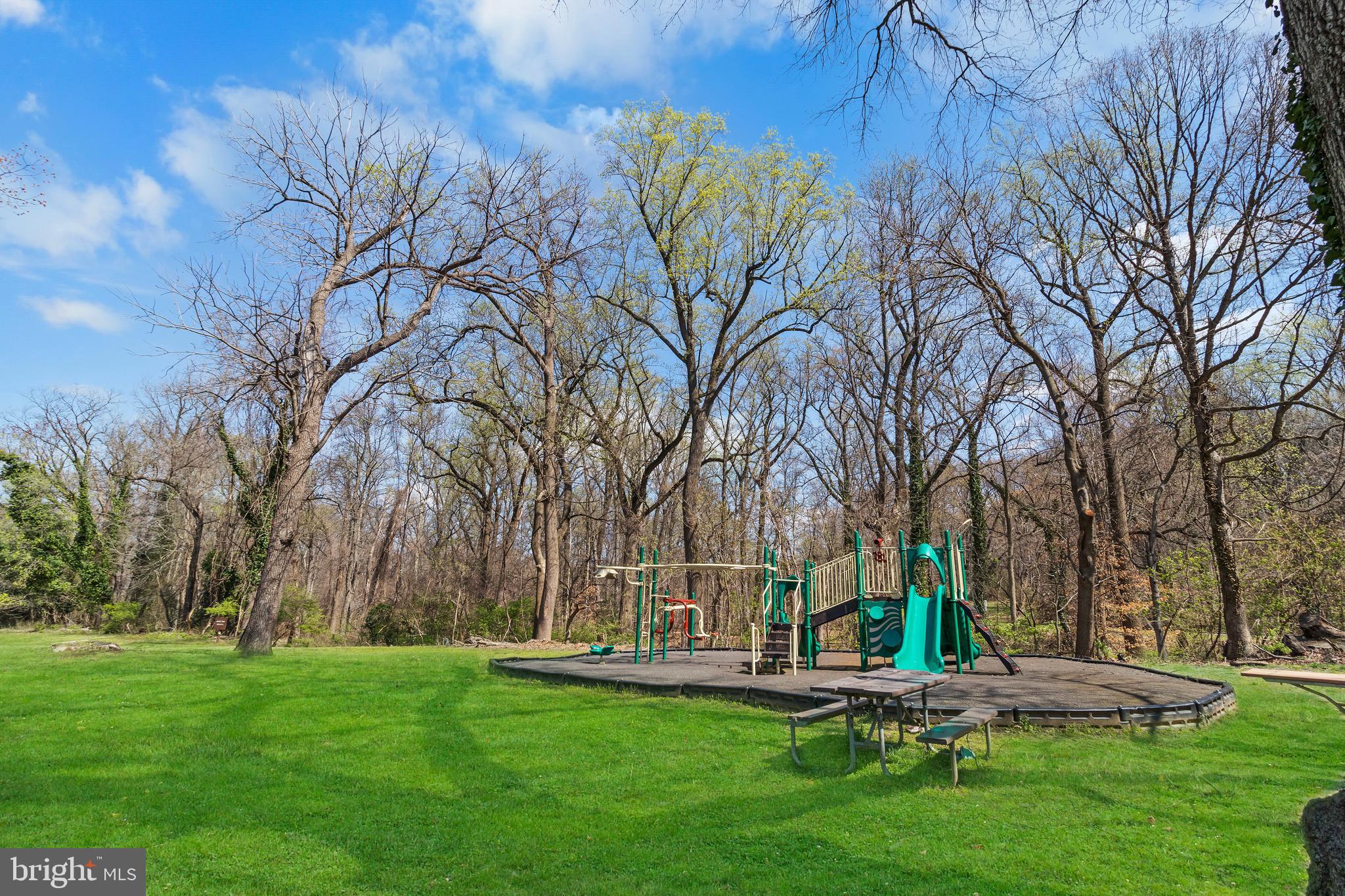 2235 PROUT STREET SE