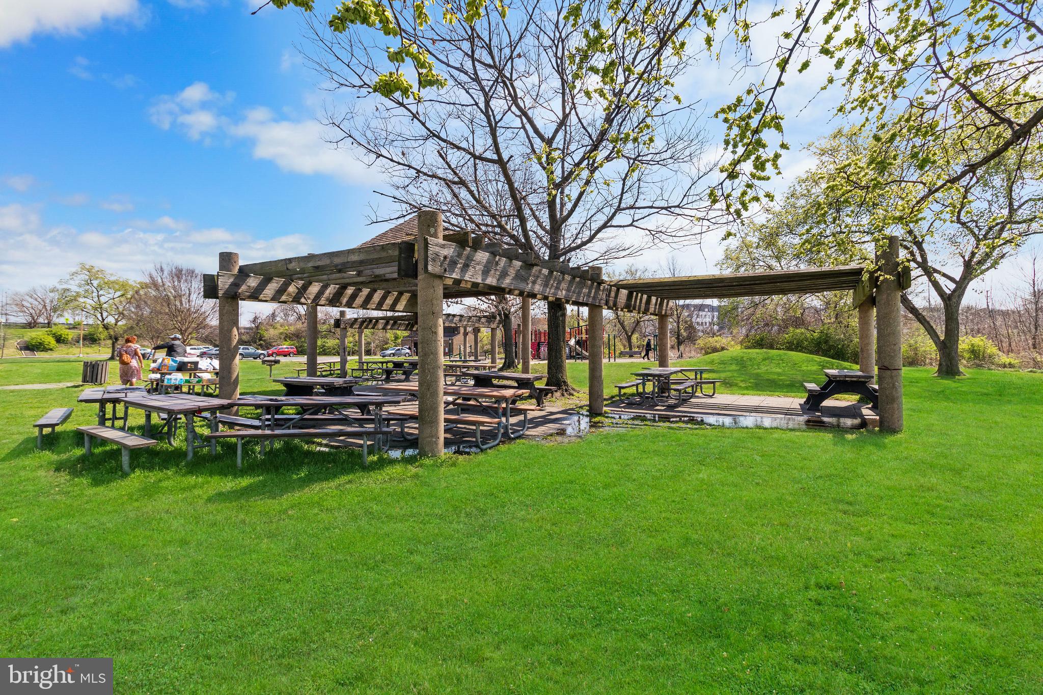 2235 PROUT STREET SE