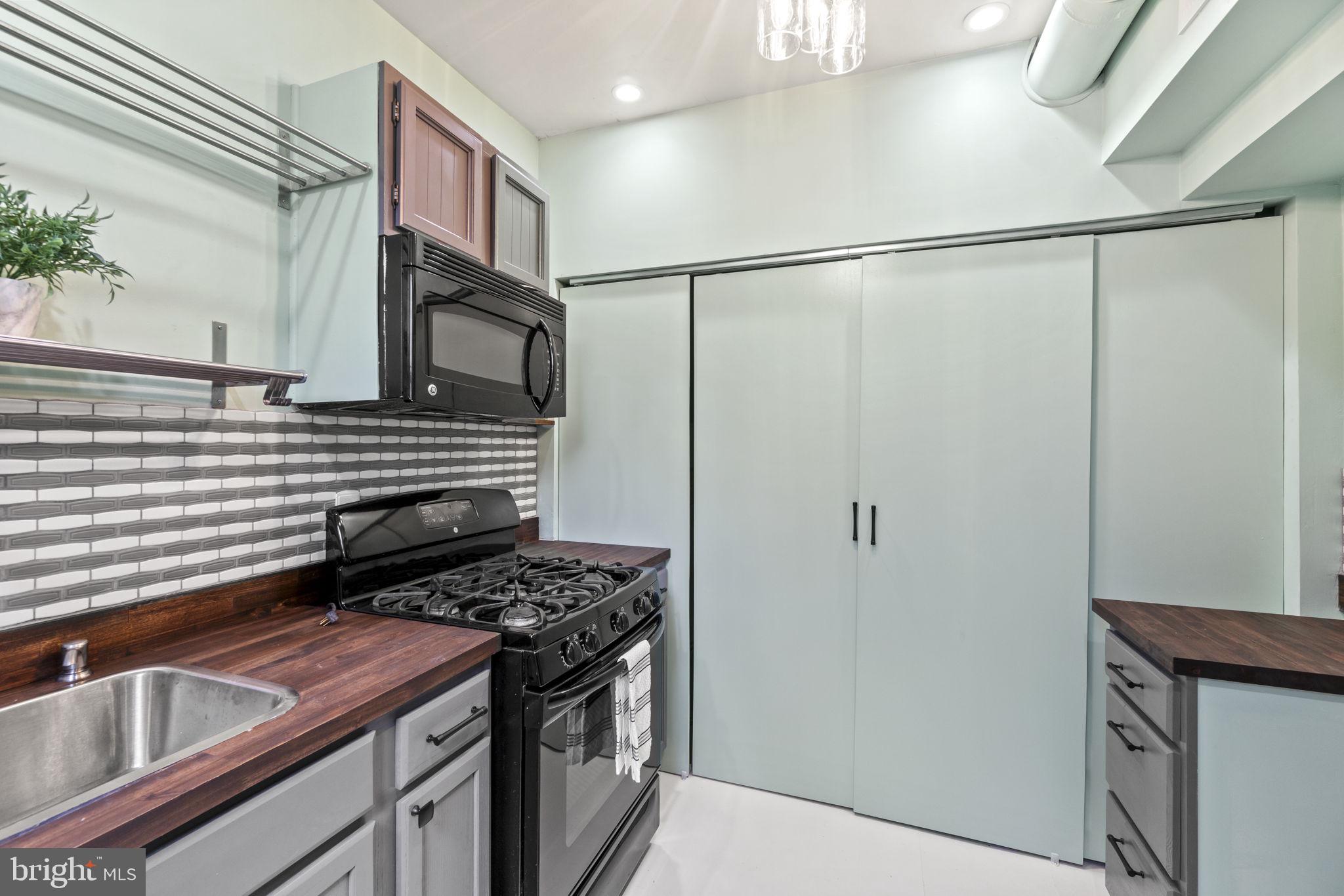 2235 PROUT STREET SE