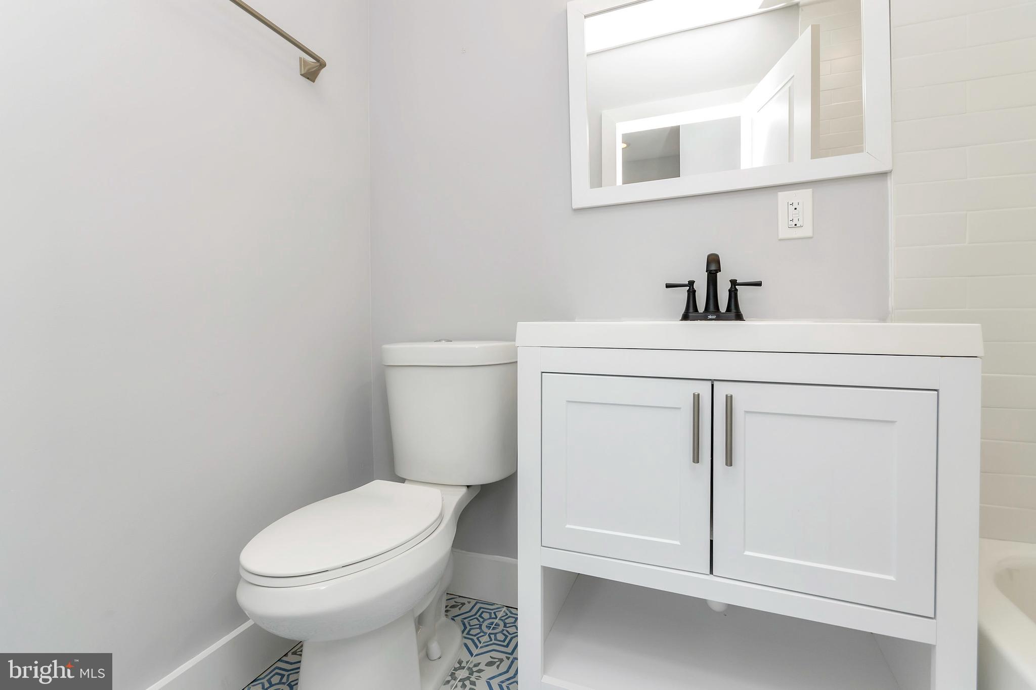 4815 MEADE STREET NE