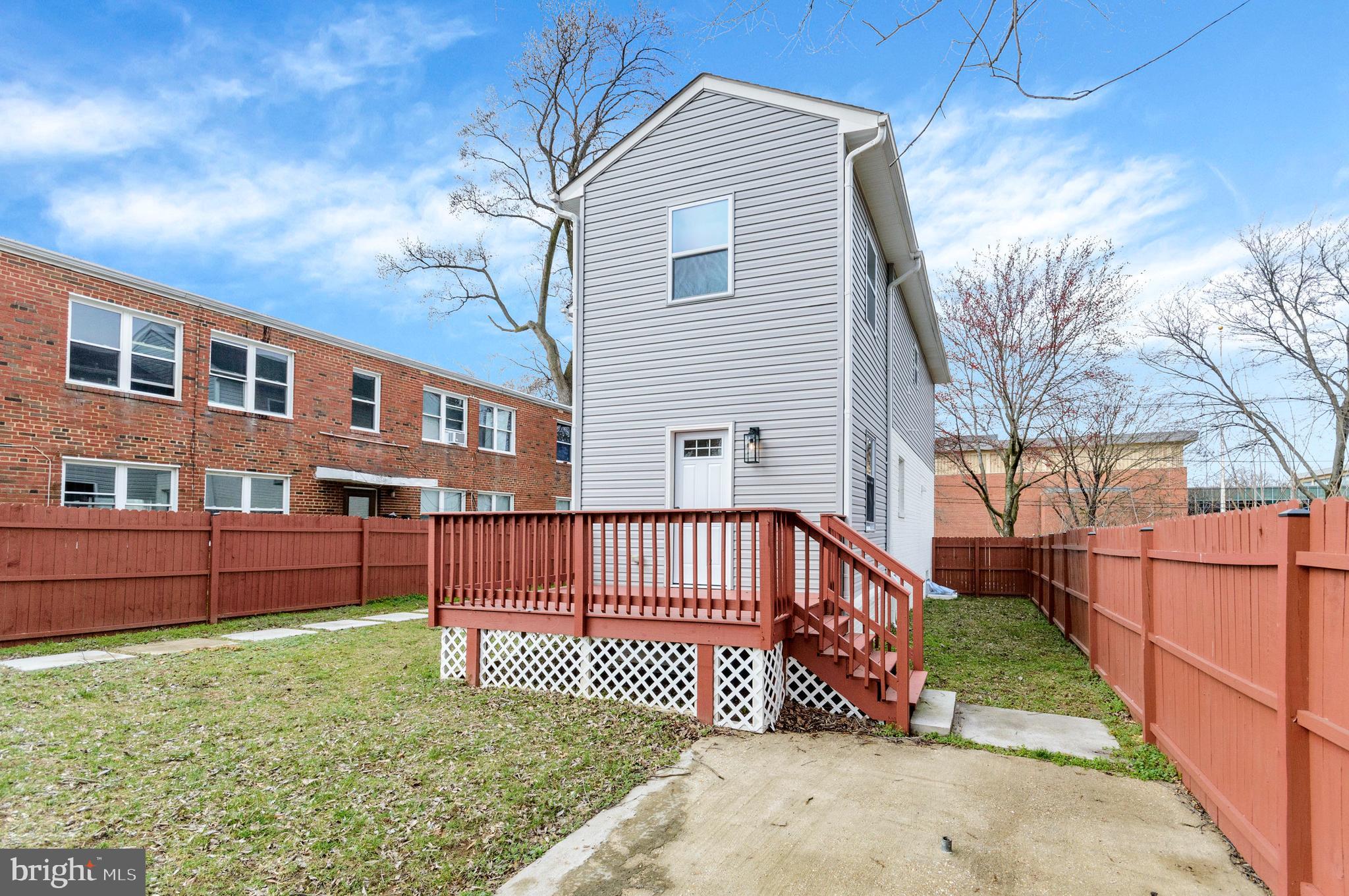 4815 MEADE STREET NE