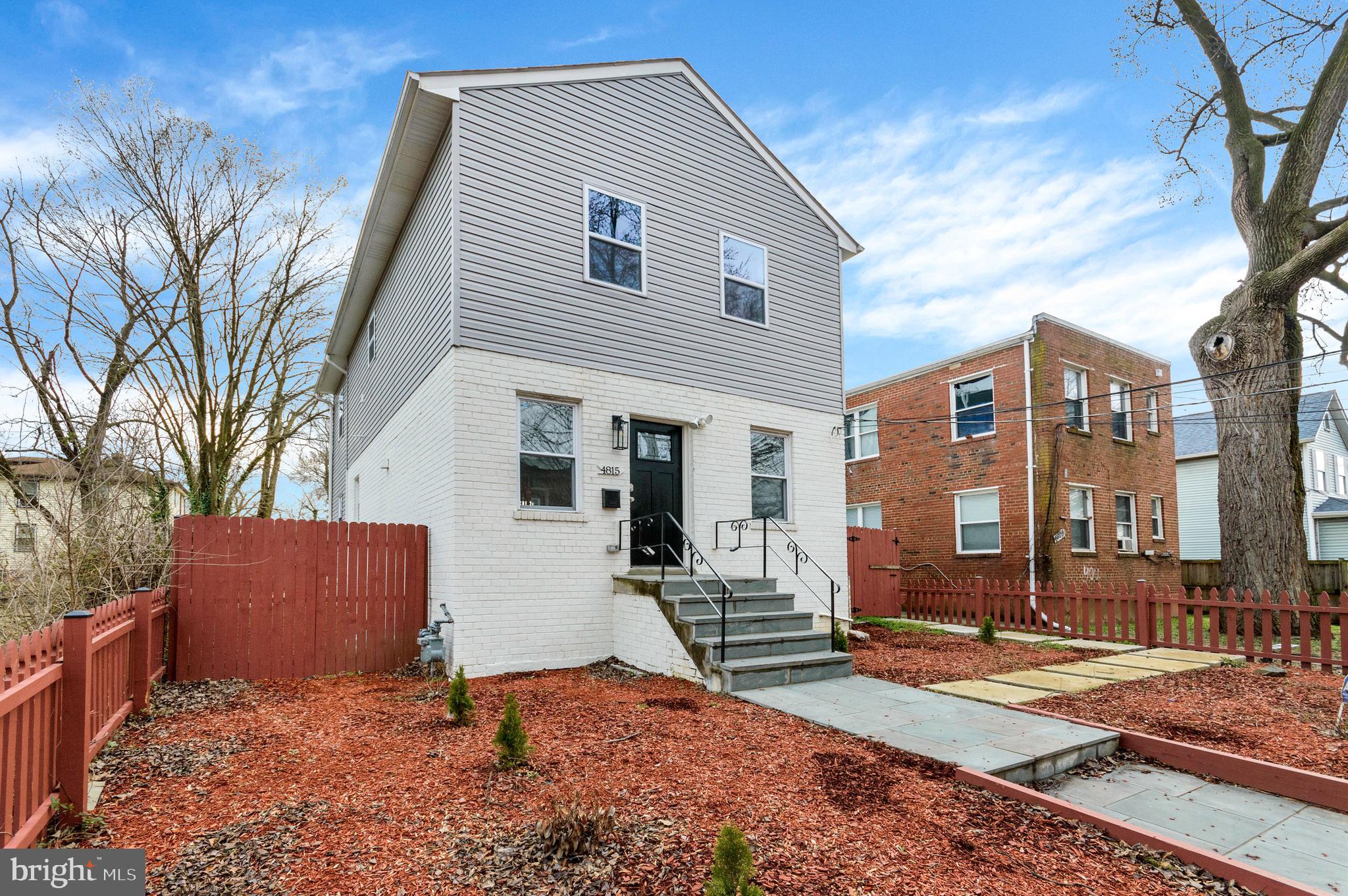 4815 MEADE STREET NE