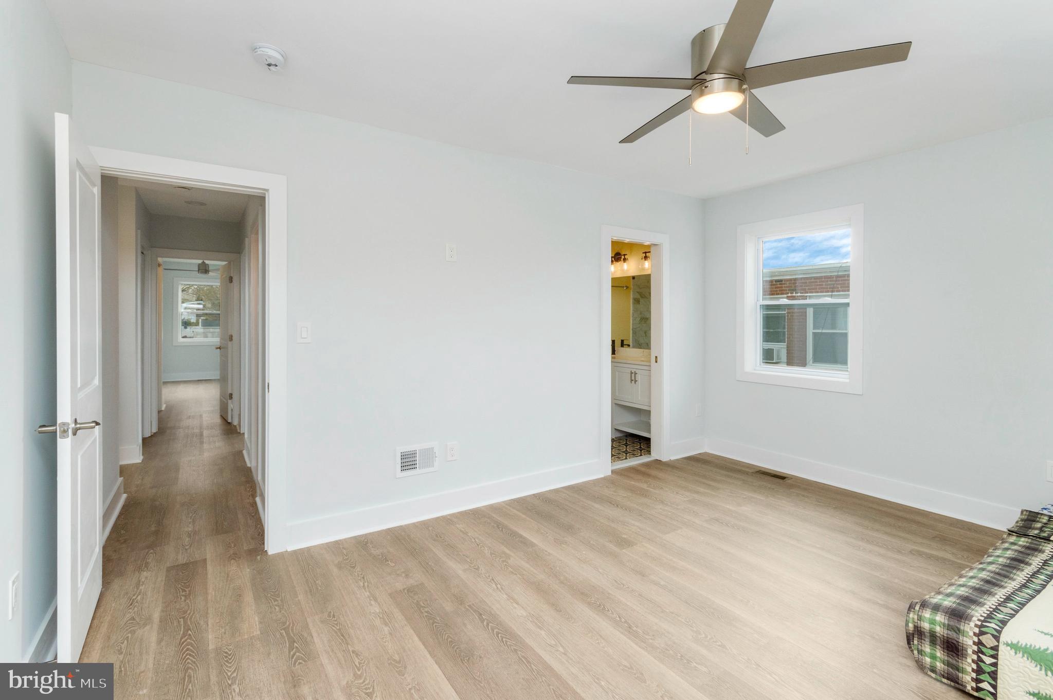 4815 MEADE STREET NE