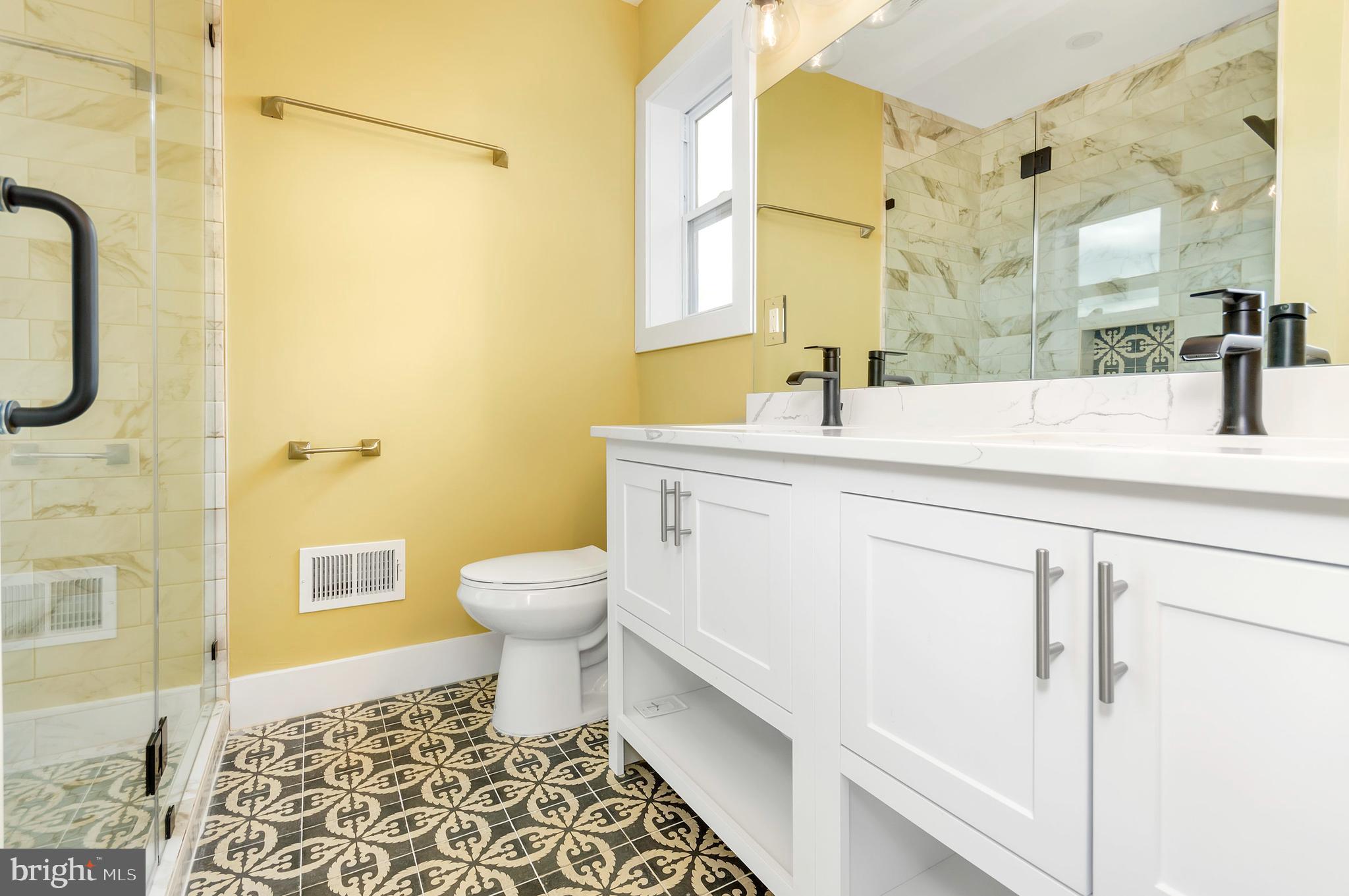 4815 MEADE STREET NE