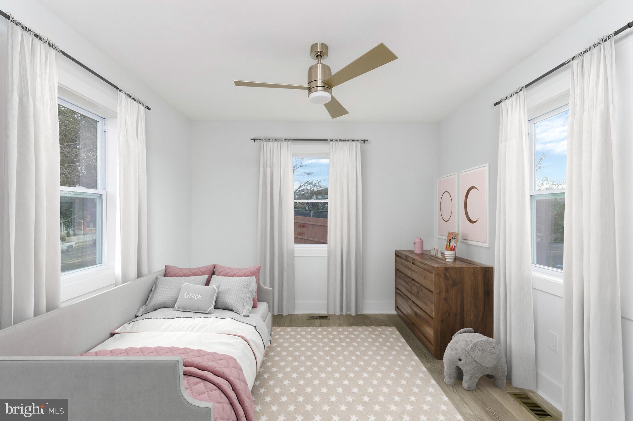 4815 MEADE STREET NE