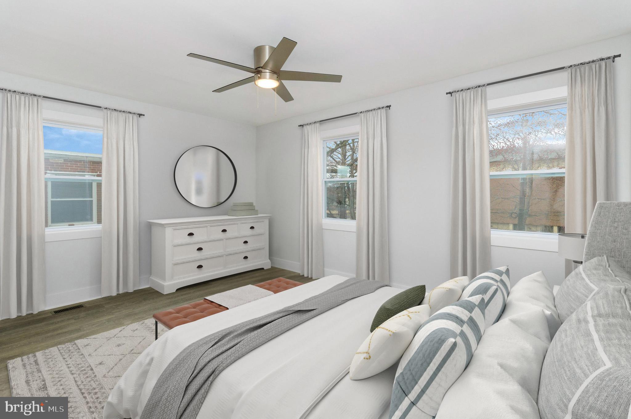 4815 MEADE STREET NE