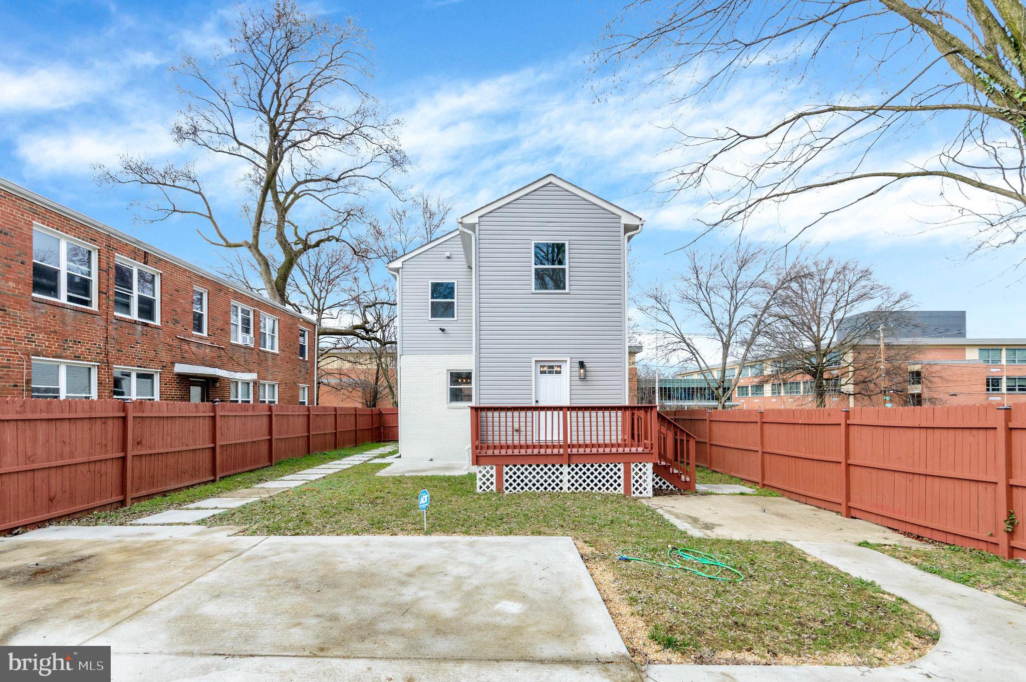 4815 MEADE STREET NE