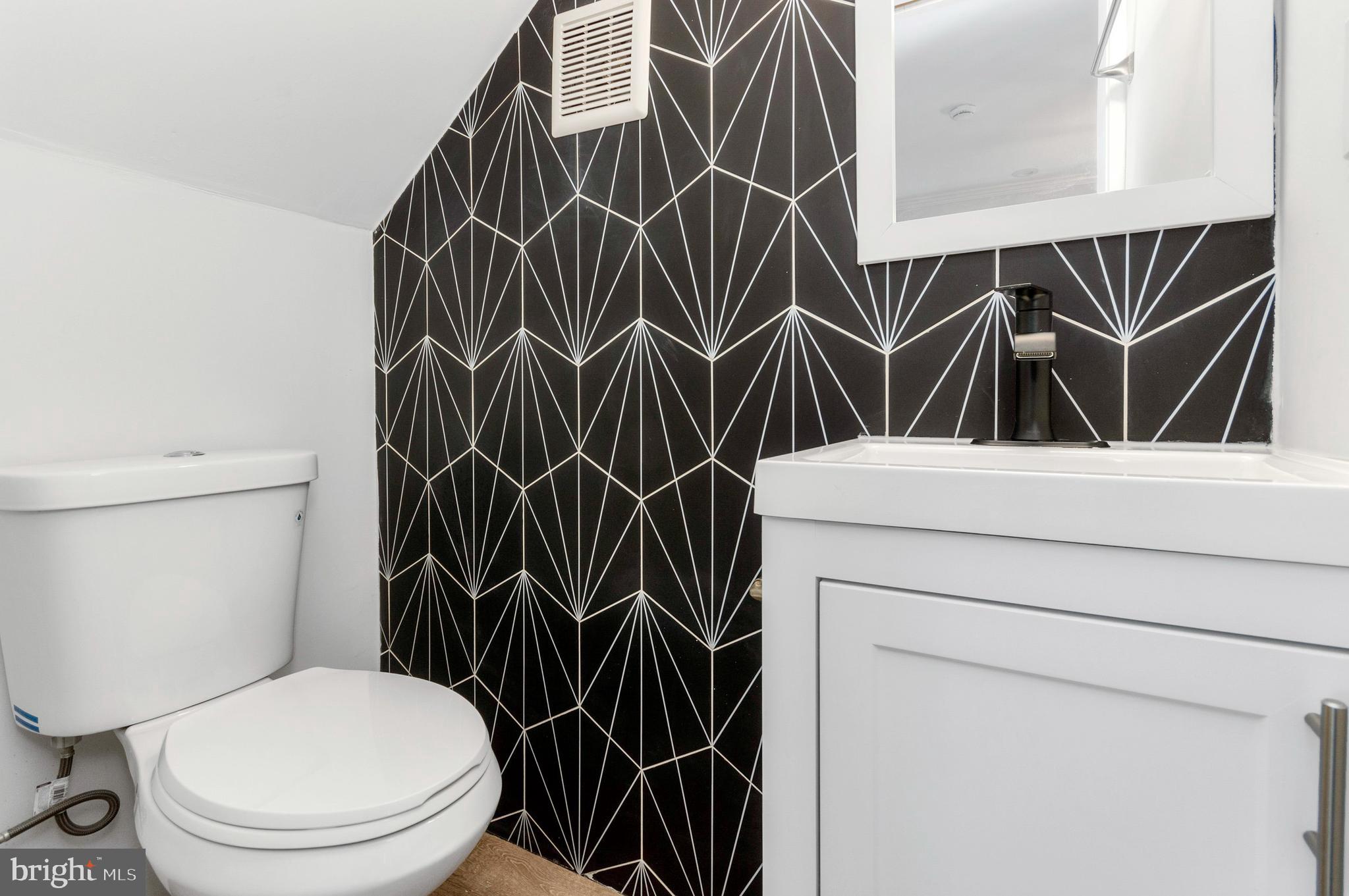 4815 MEADE STREET NE