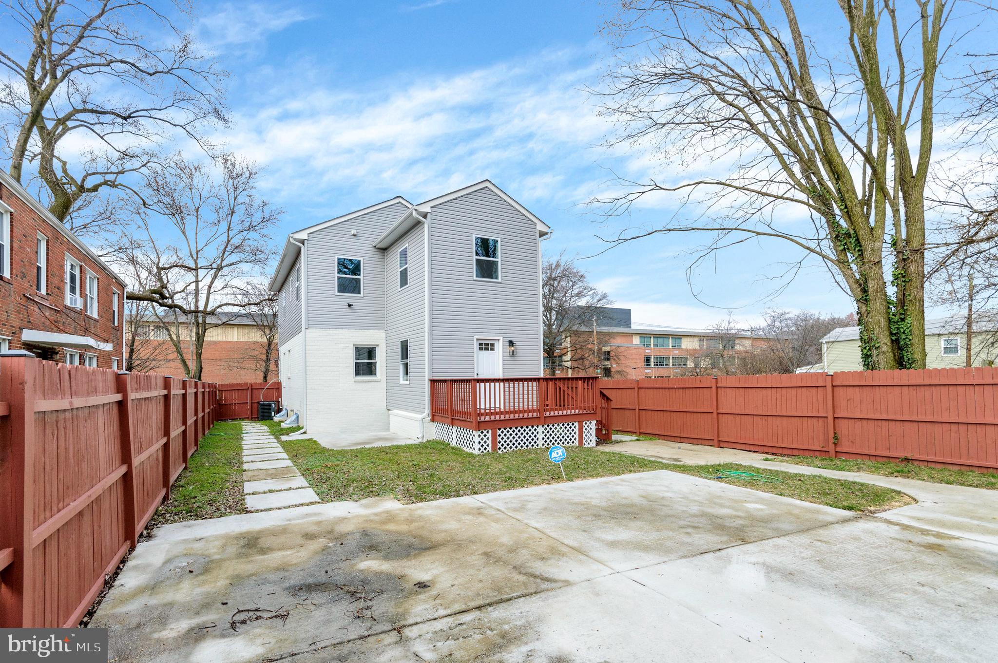 4815 MEADE STREET NE