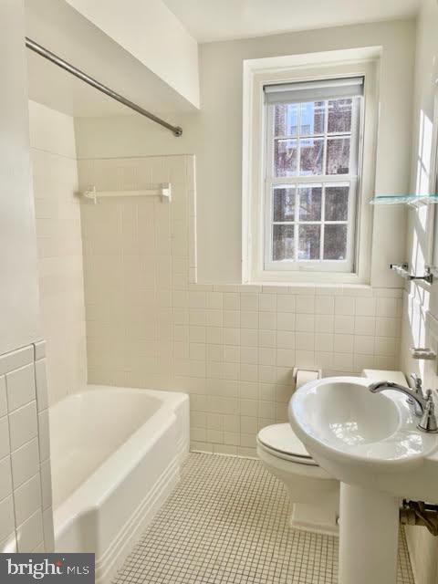 3510 39TH STREET NW C663