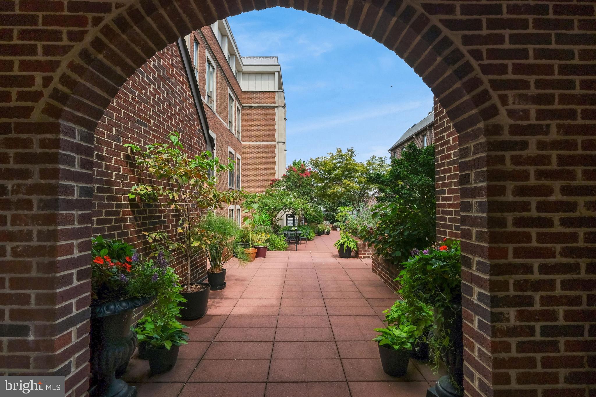 1715 15TH STREET NW 42