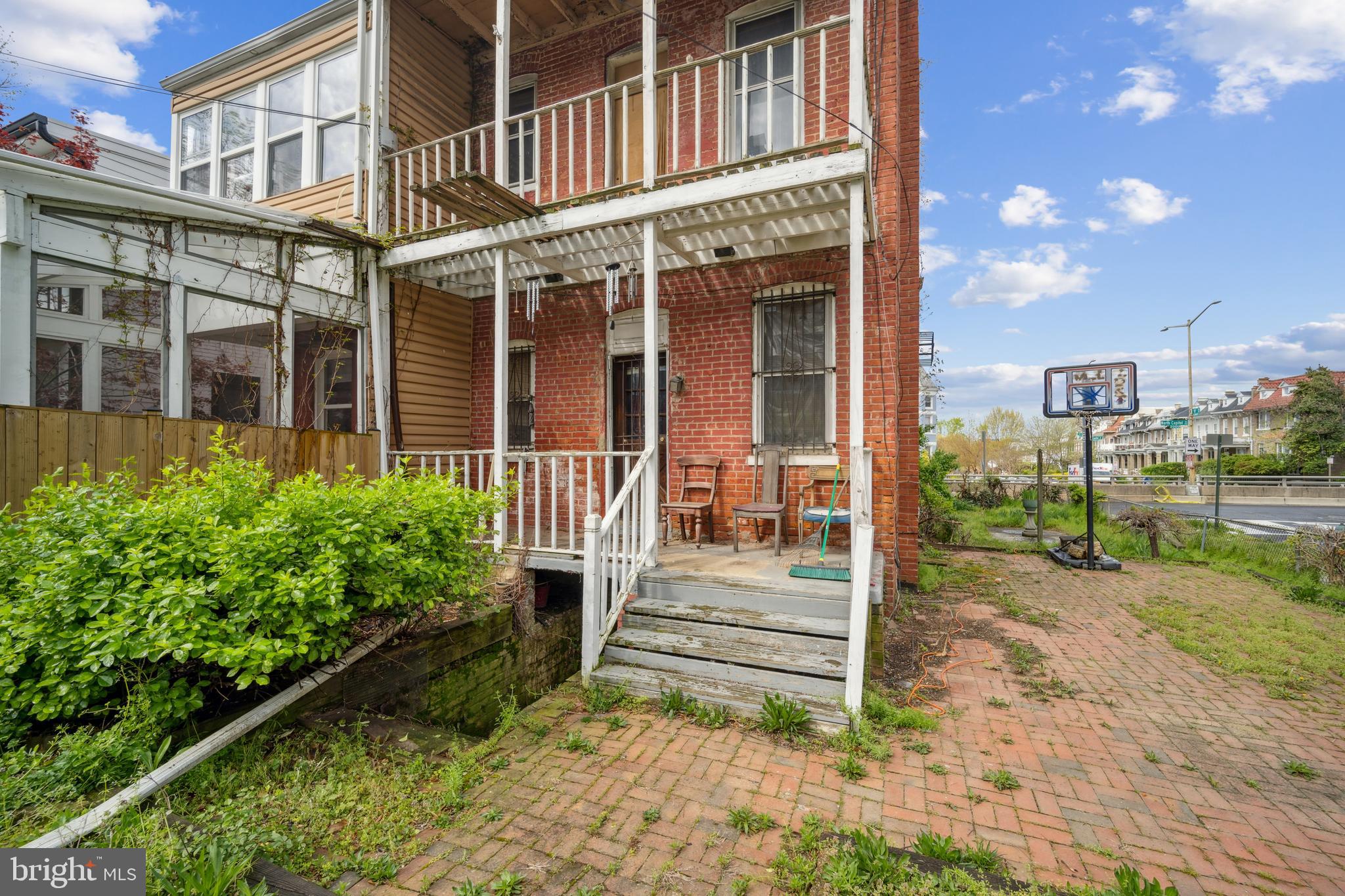 2035 N CAPITOL STREET NE