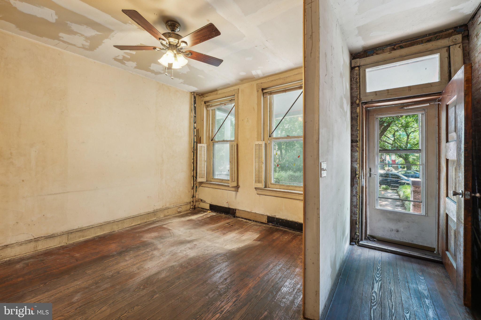 1422 POTOMAC AVENUE SE