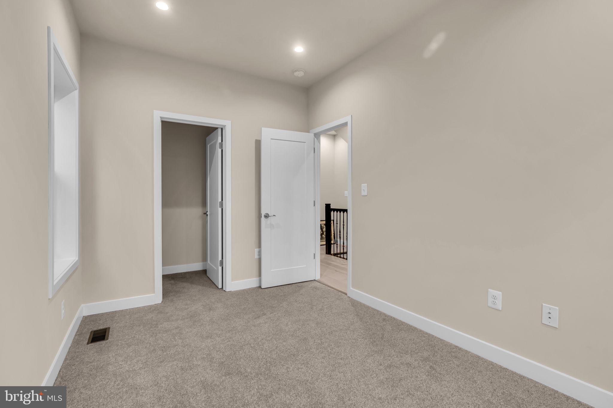 5821 1/2 FIELD PLACE NE