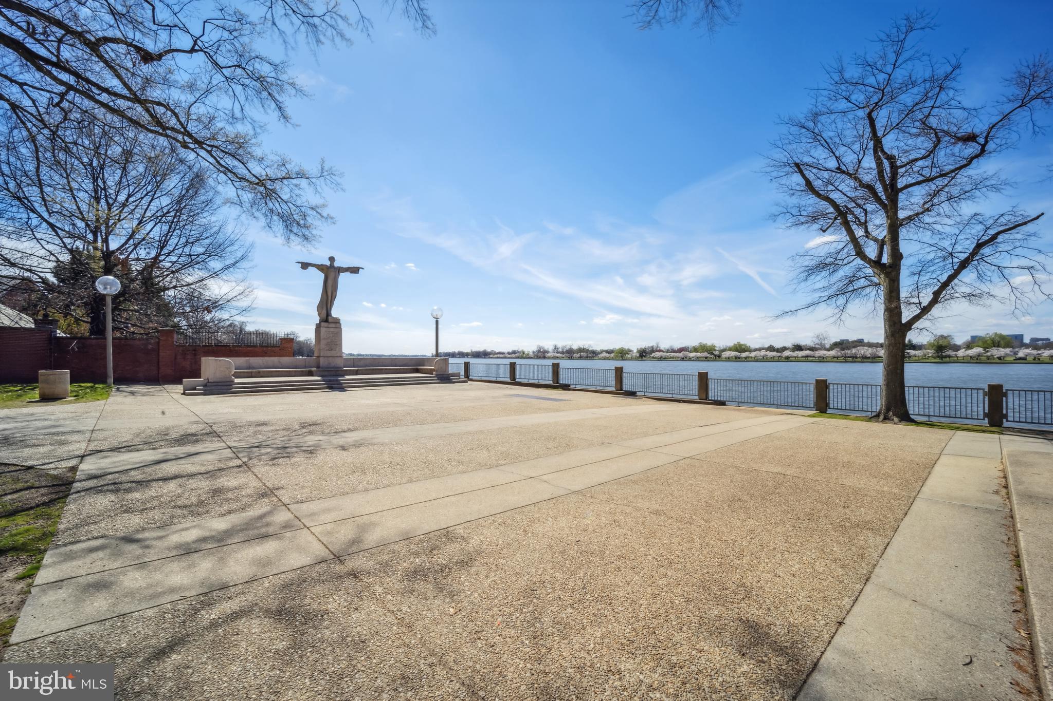 1435 4TH STREET SW B507