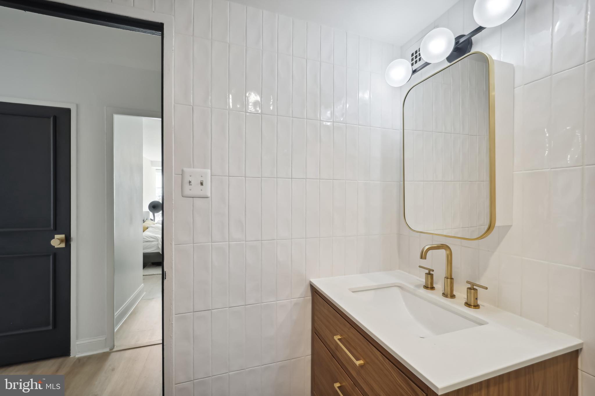 1435 4TH STREET SW B507