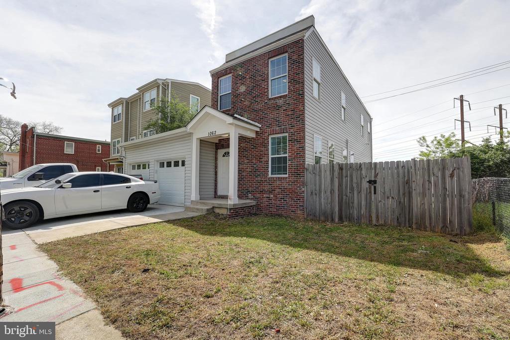 1062 44TH STREET NE