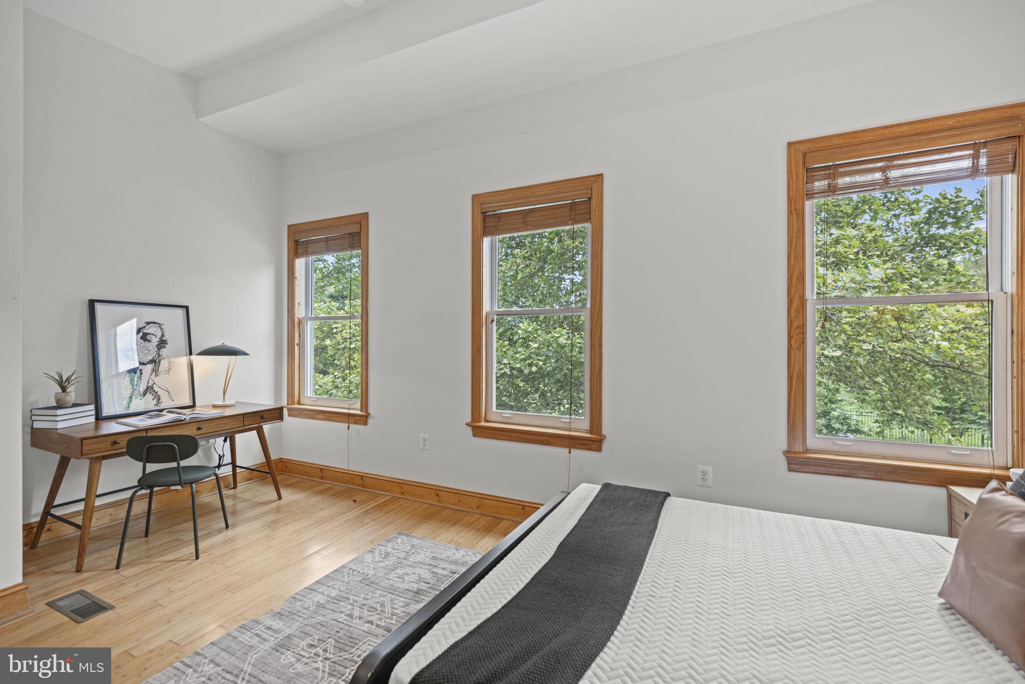 1504 10TH STREET NW