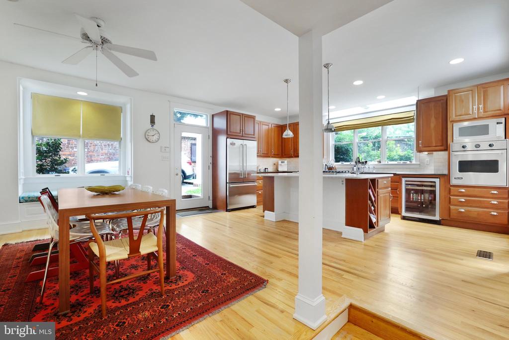 645 E E STREET SE