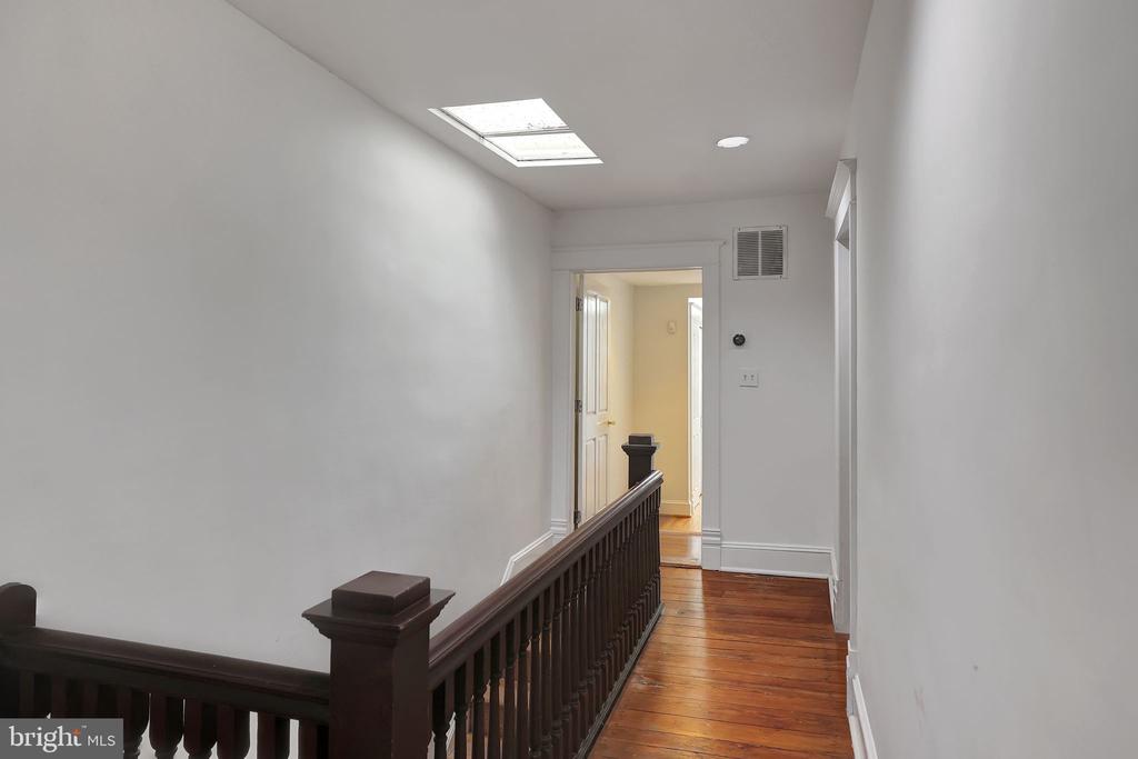 645 E E STREET SE