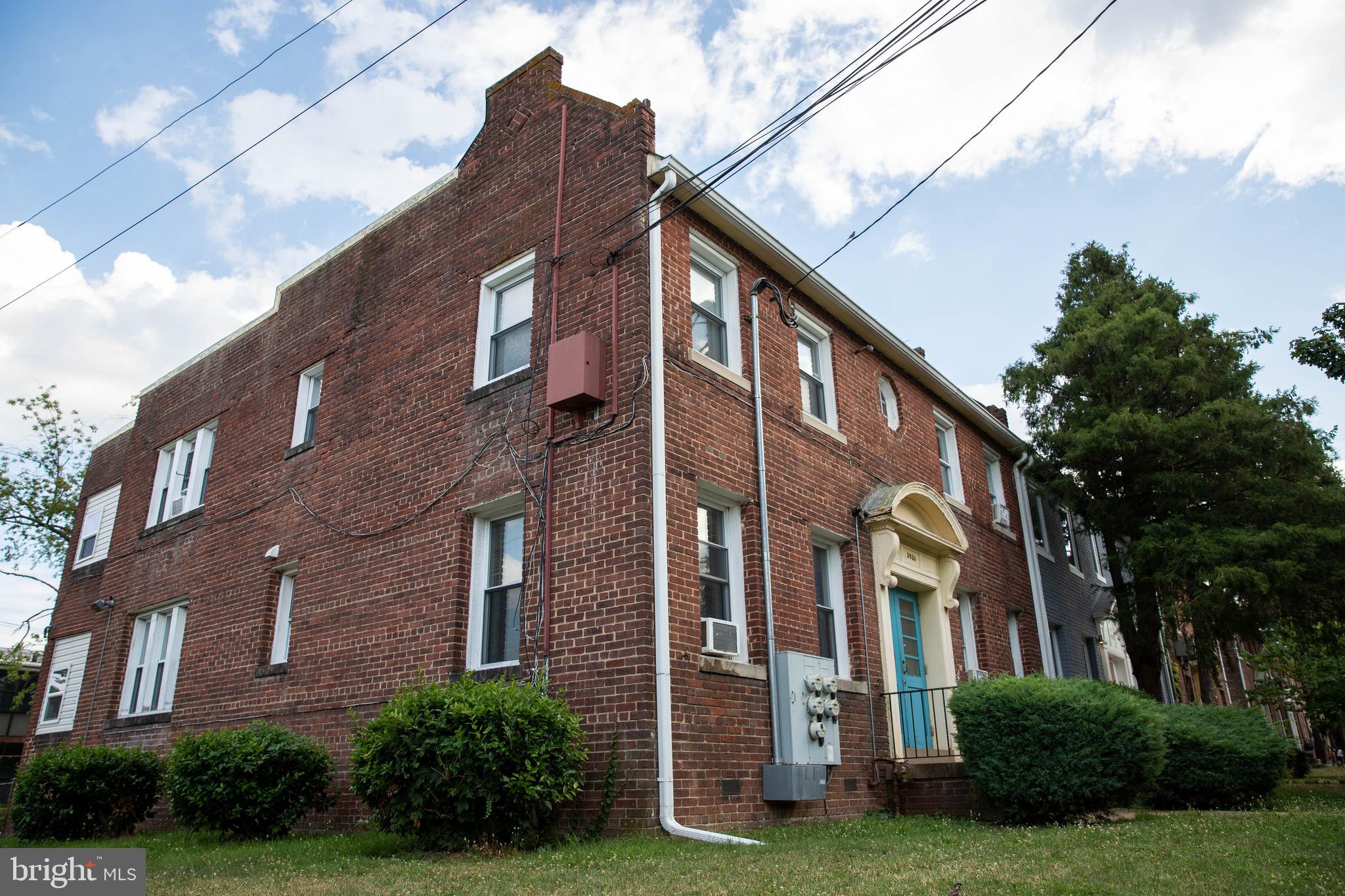 3935 9TH STREET NE 4