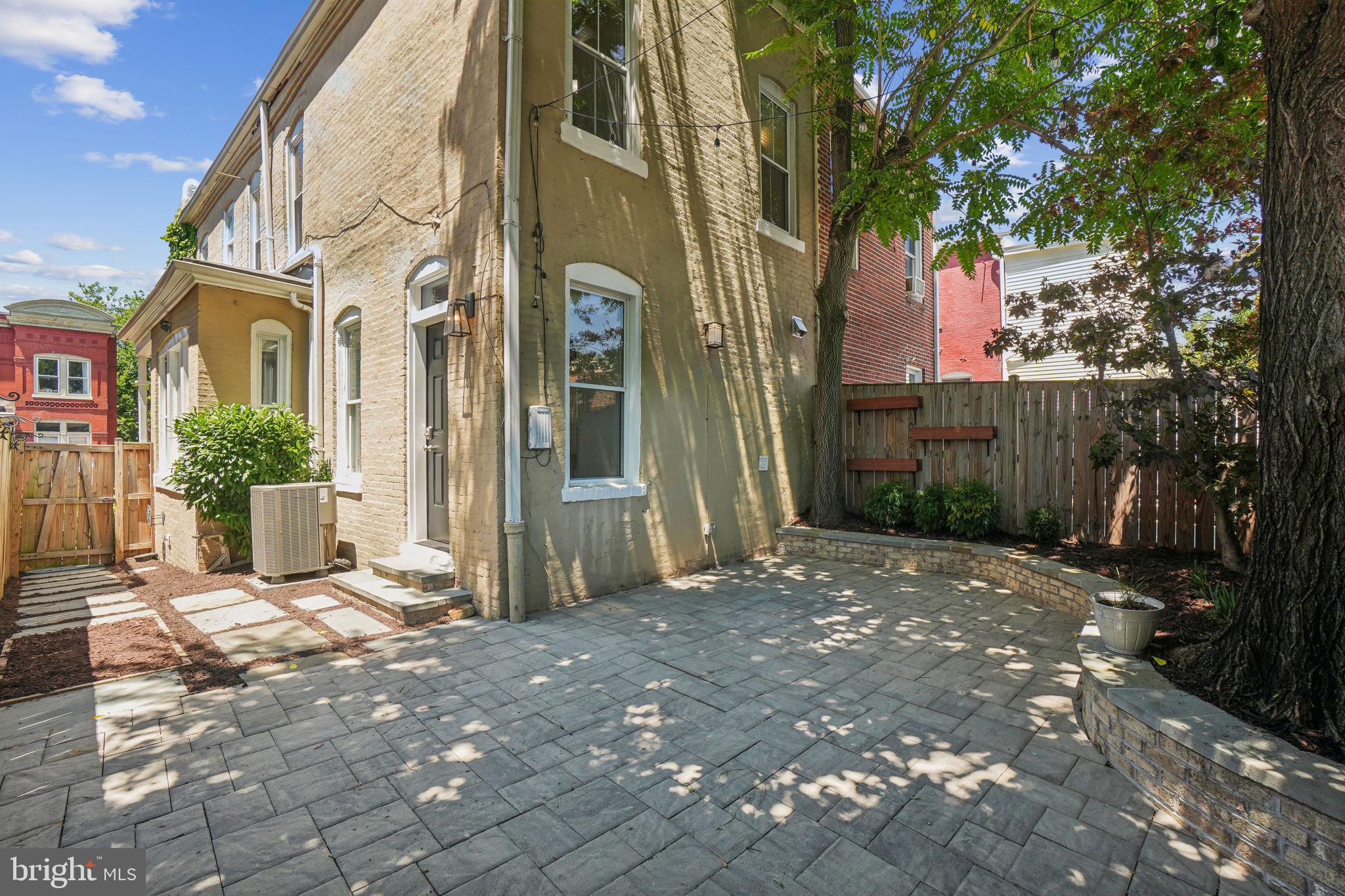 1811 4TH STREET NW