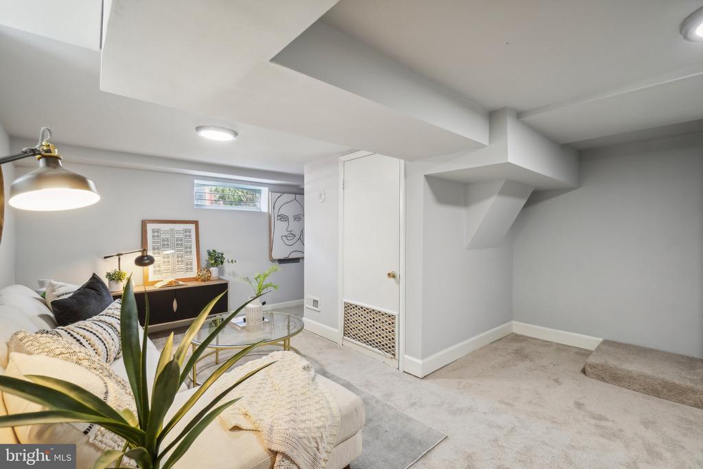 1811 4TH STREET NW