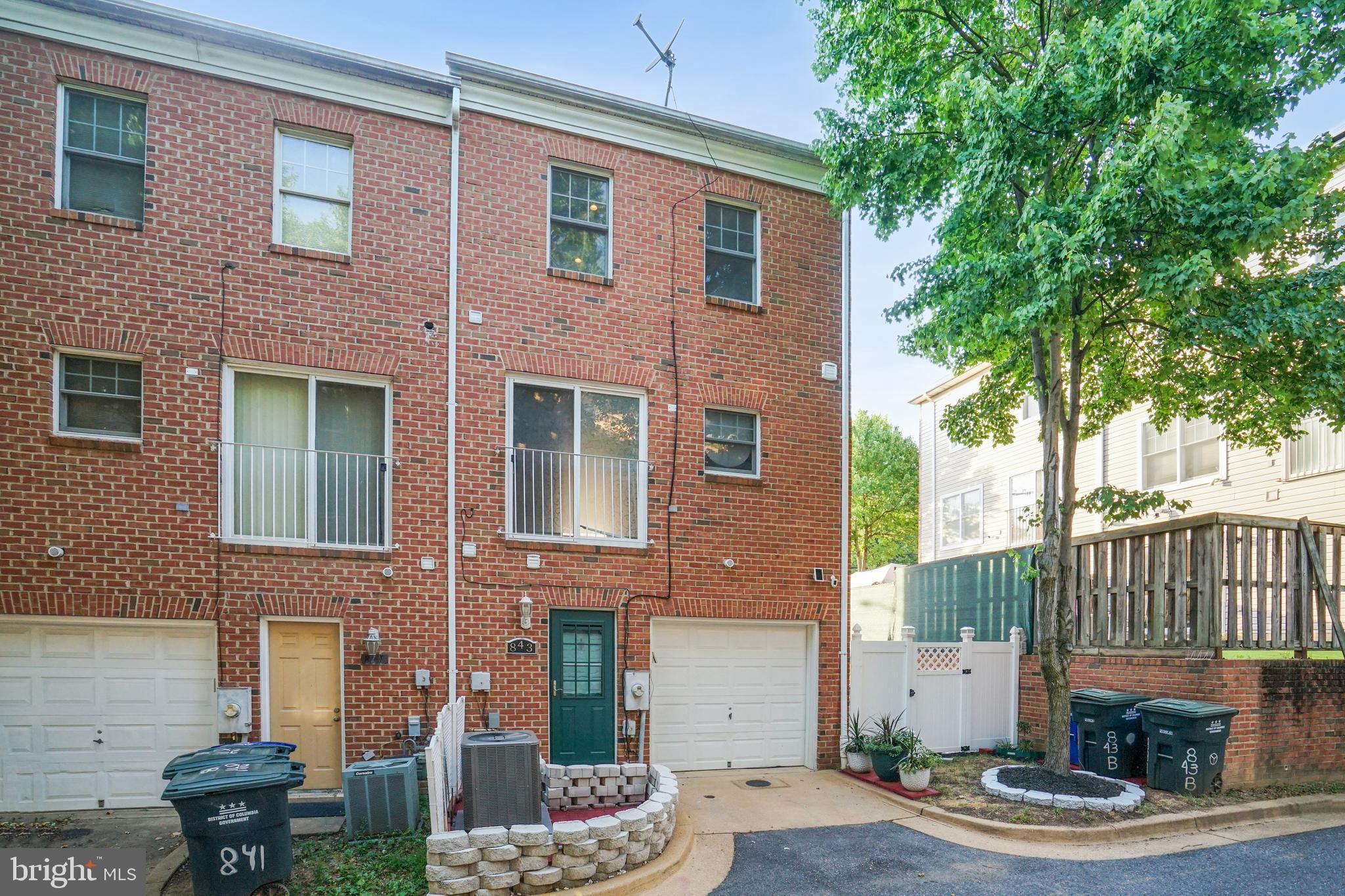 843 BARNABY STREET SE