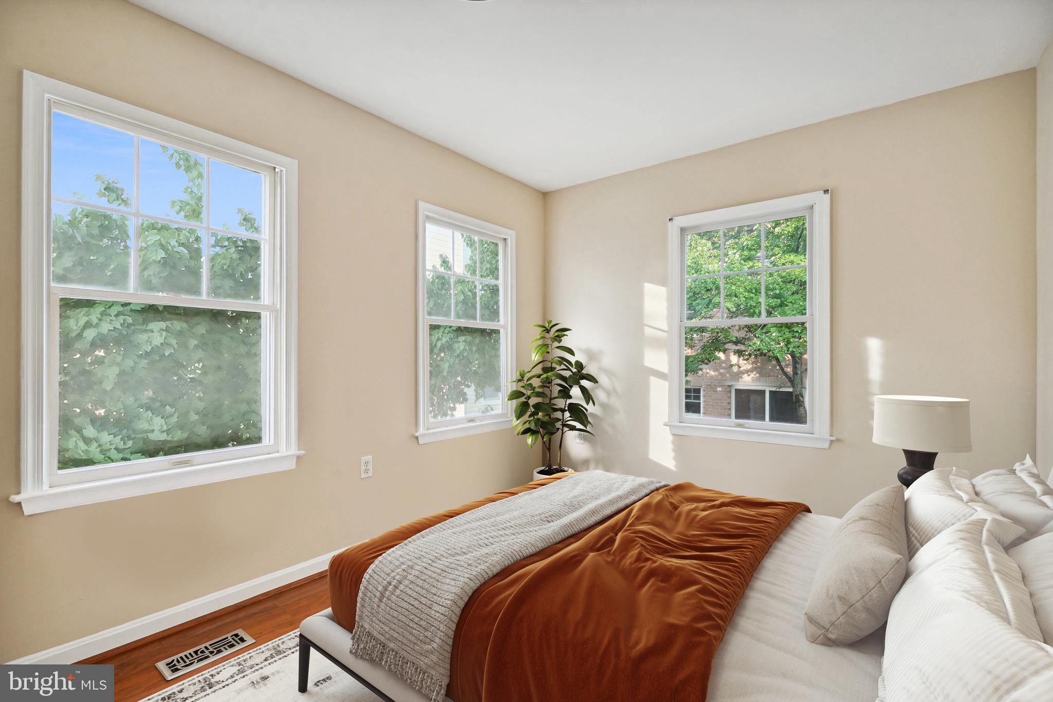 843 BARNABY STREET SE