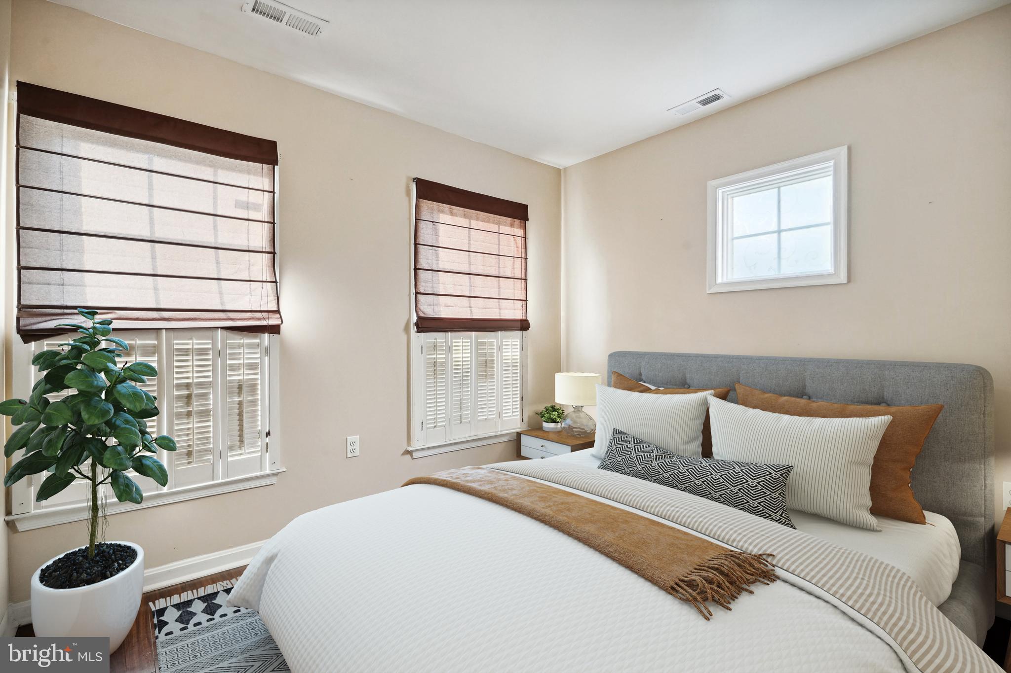 843 BARNABY STREET SE