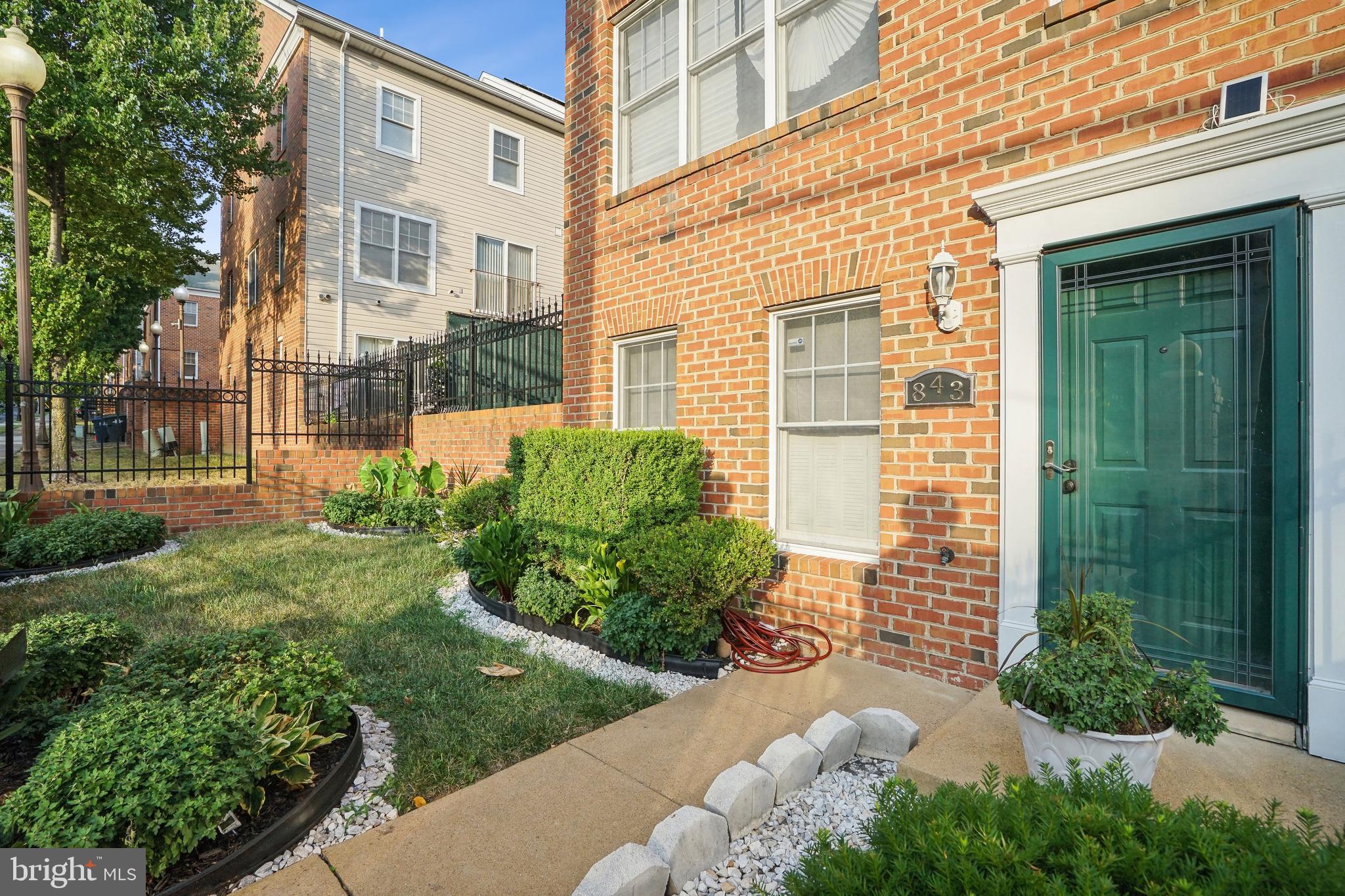 843 BARNABY STREET SE