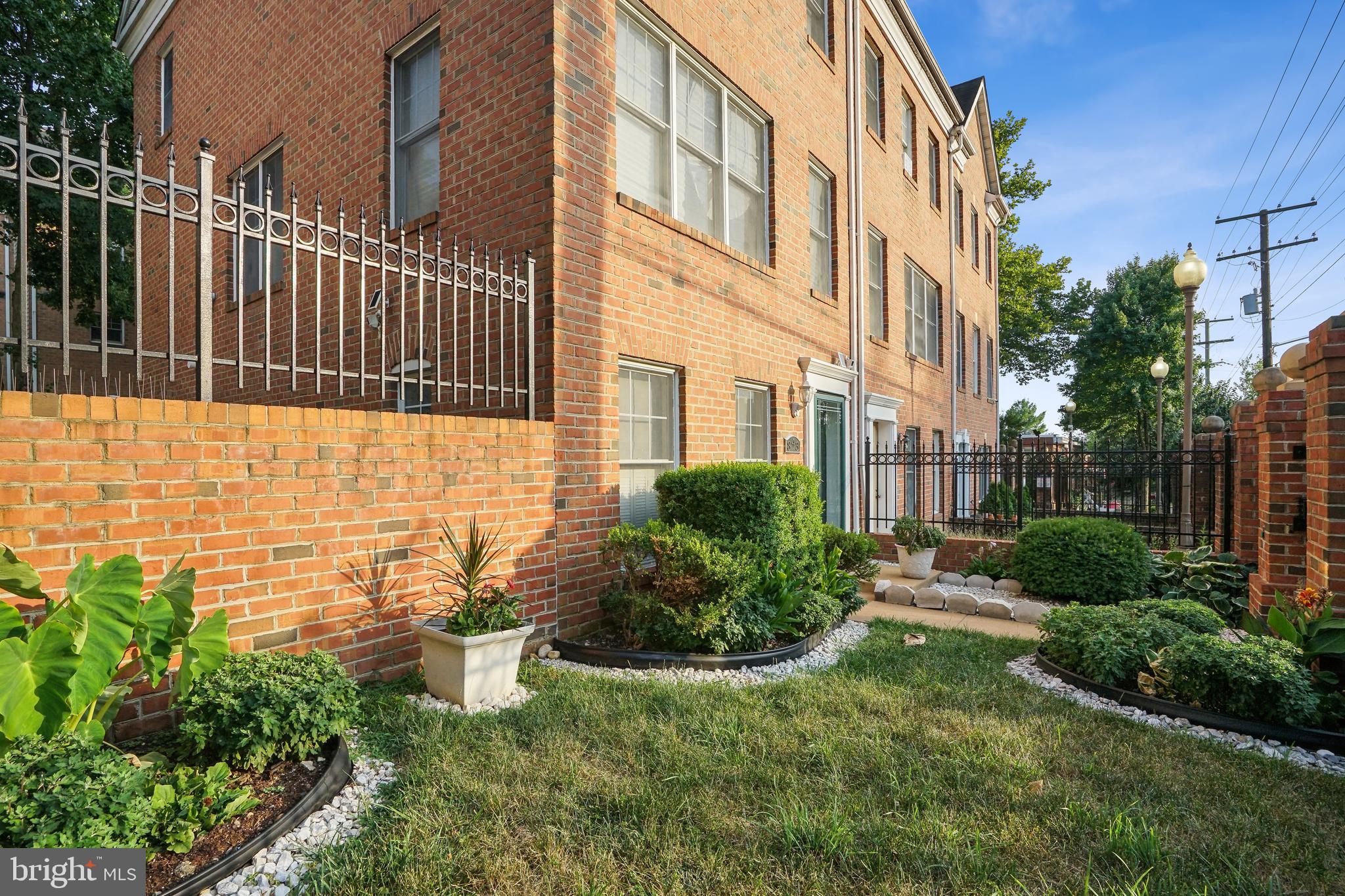 843 BARNABY STREET SE