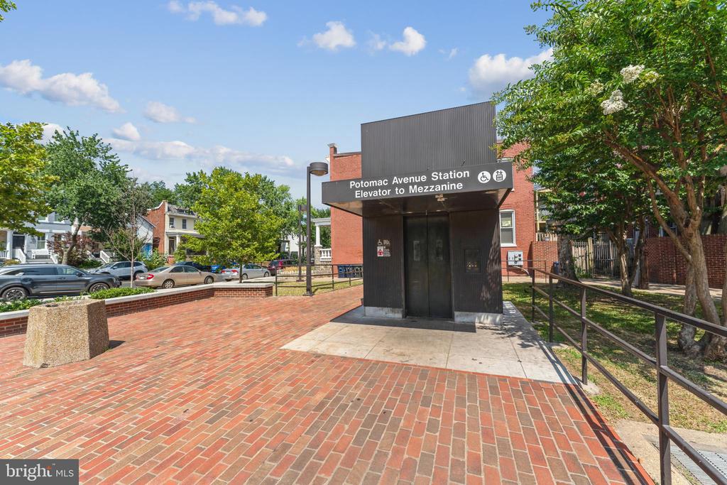 1634 G STREET SE