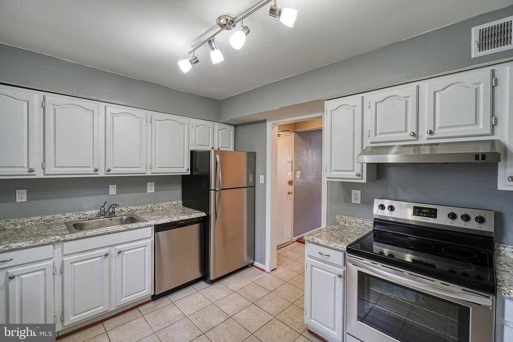 2139 SUITLAND TERRACE SE 101
