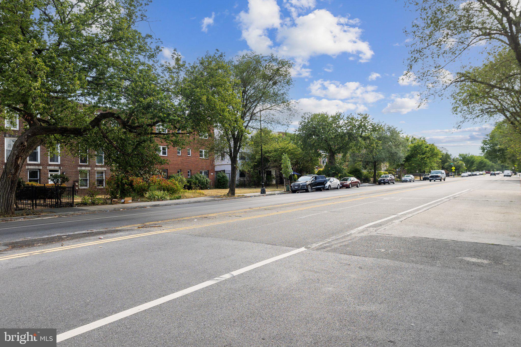 1829 E CAPITOL STREET SE