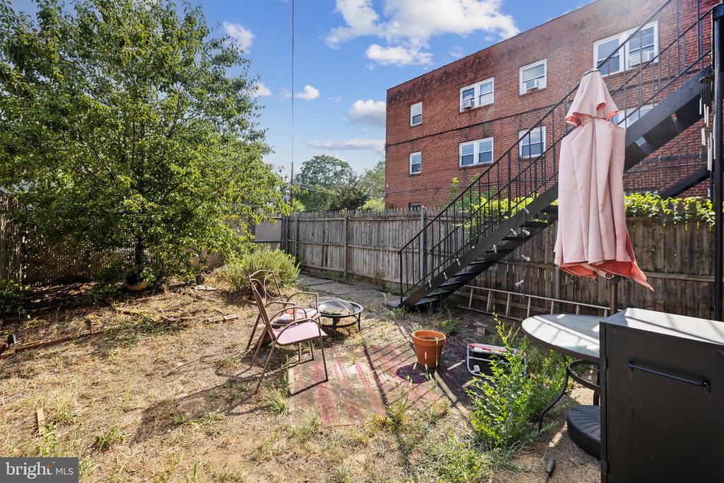 1829 E CAPITOL STREET SE