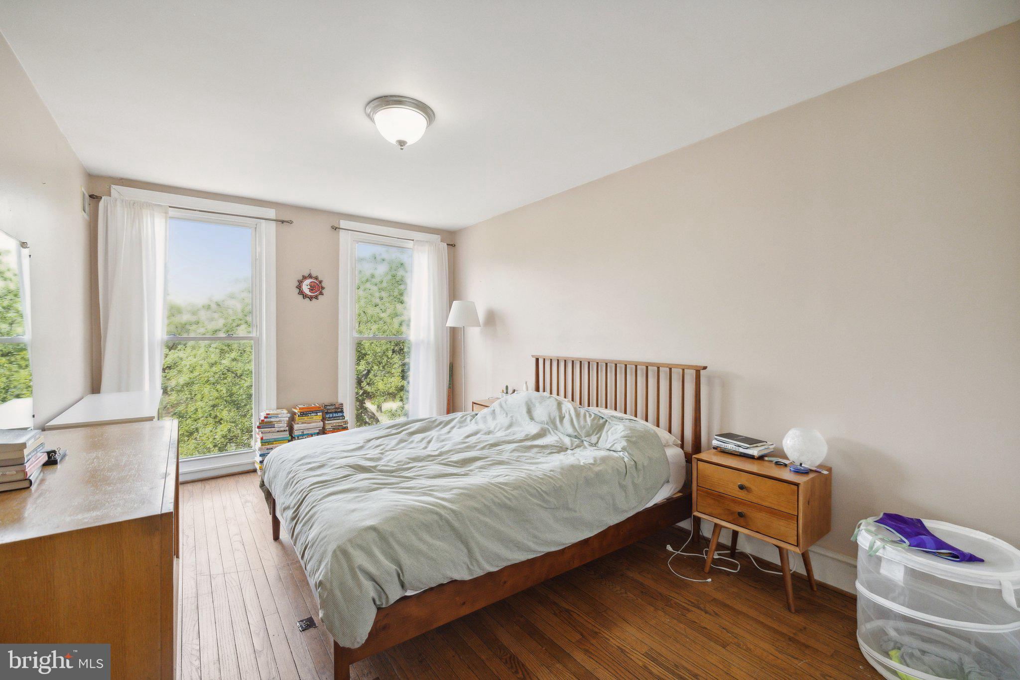 1829 E CAPITOL STREET SE