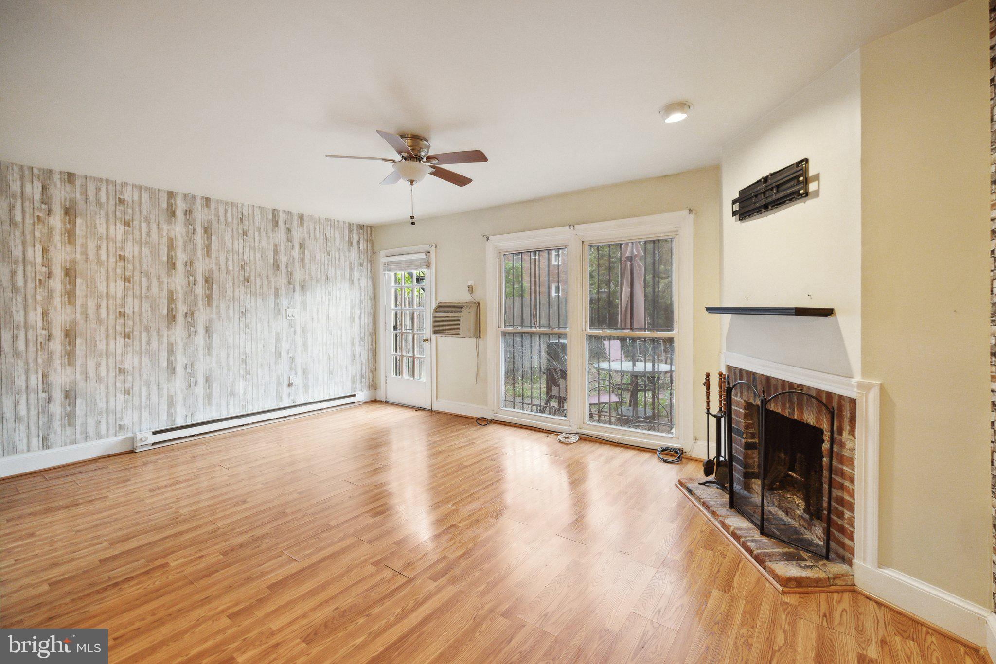 1829 E CAPITOL STREET SE