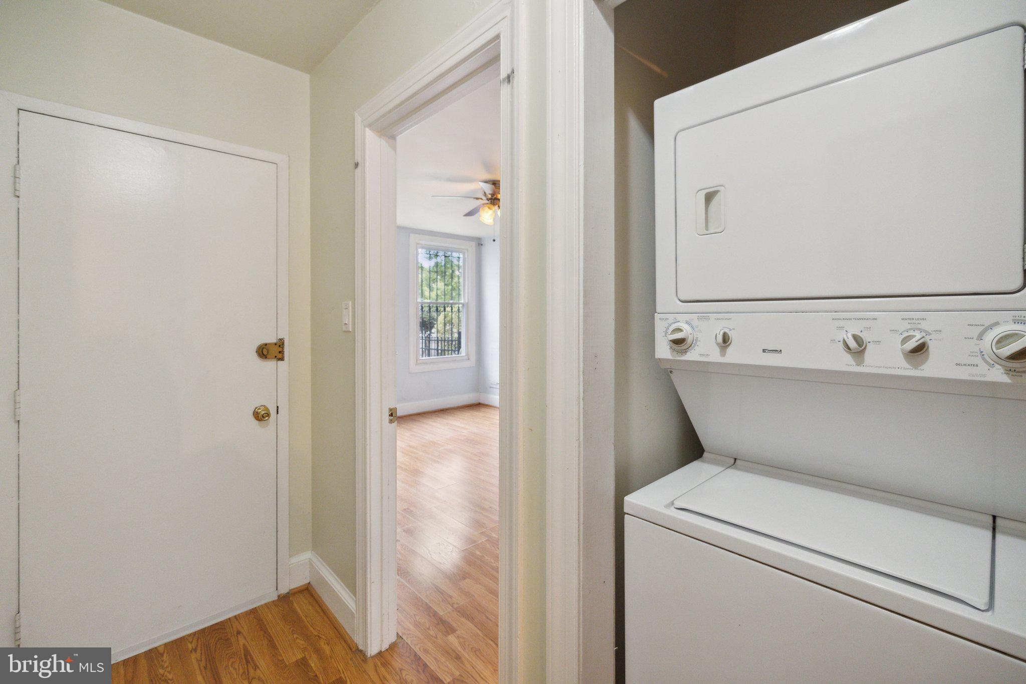 1829 E CAPITOL STREET SE