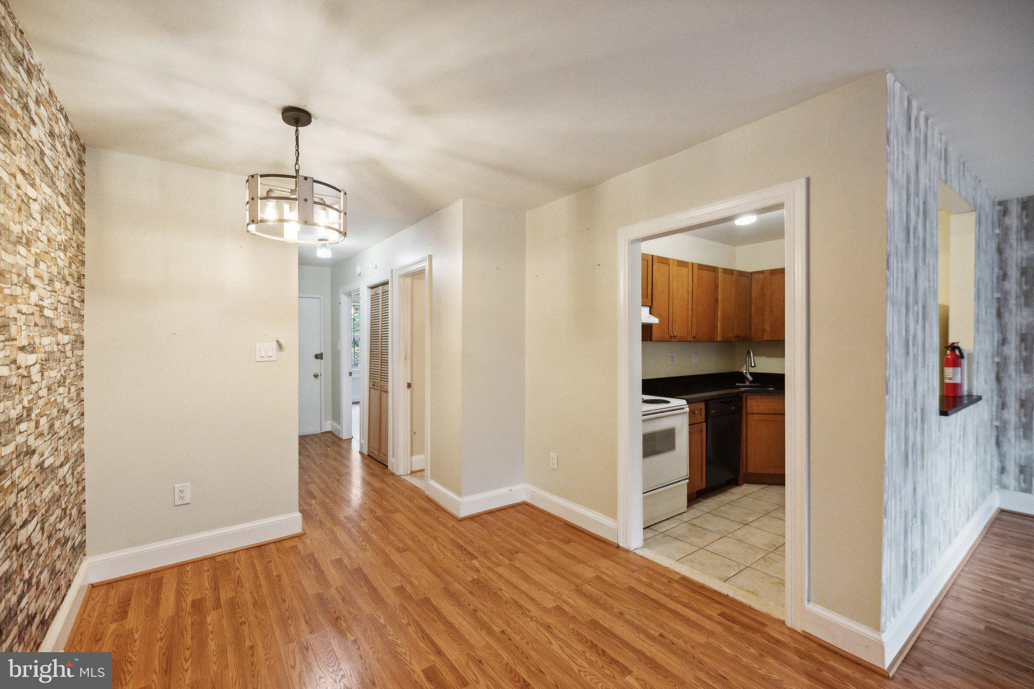 1829 E CAPITOL STREET SE